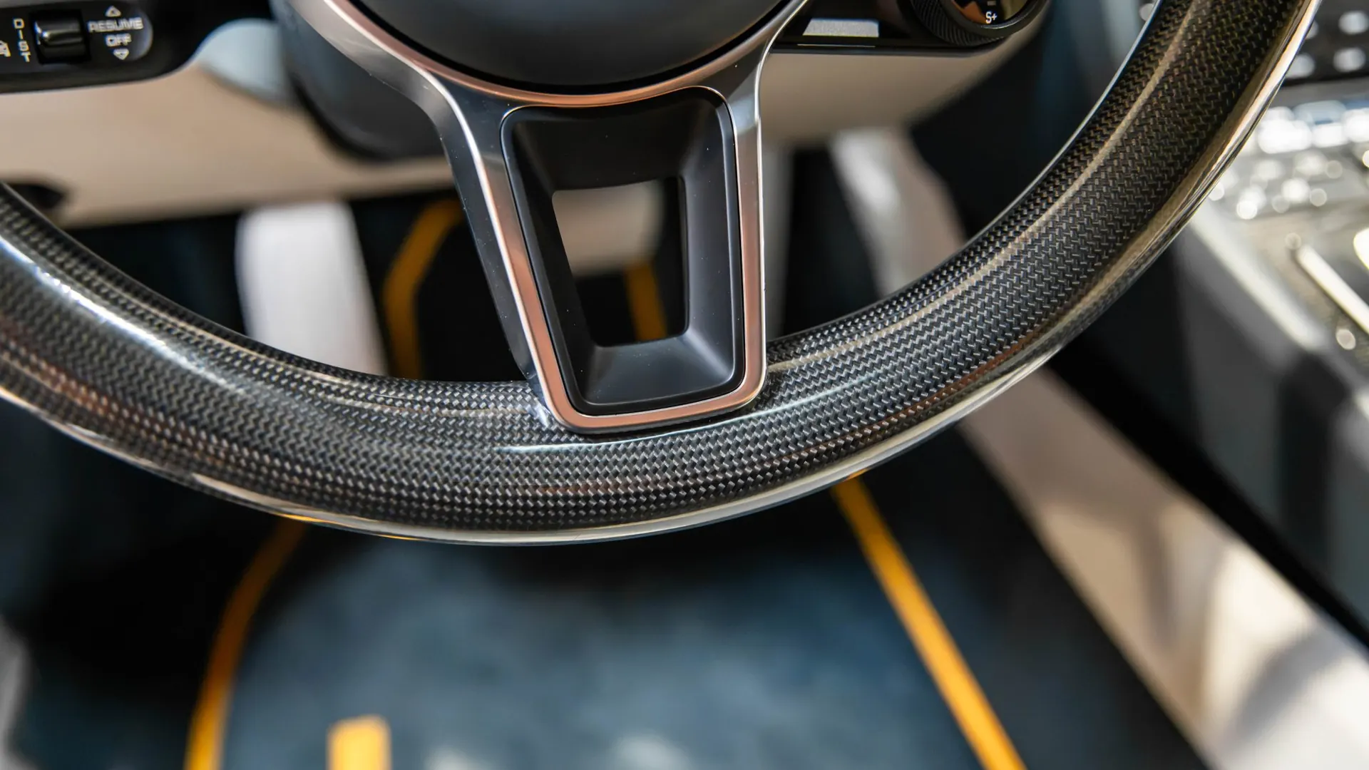 Porsche 911 — photo 43