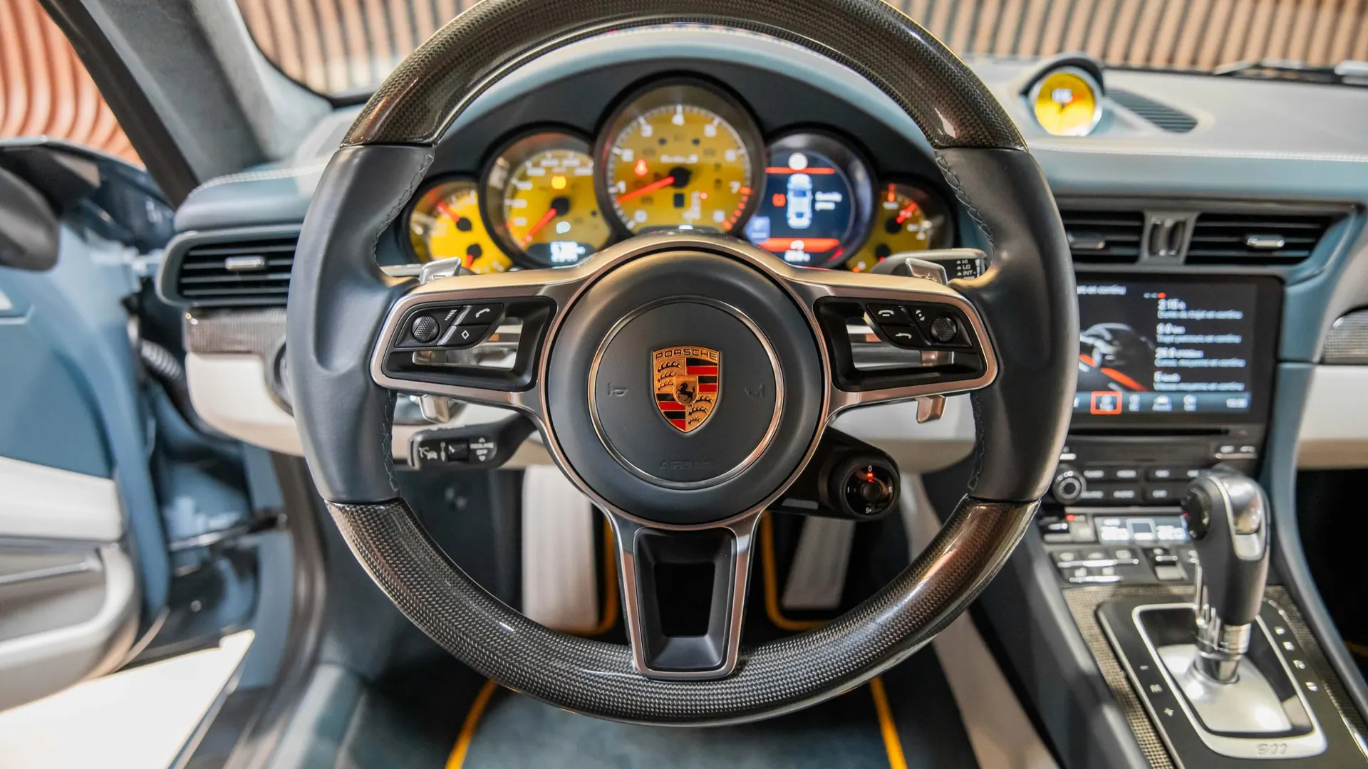 Porsche 911 — photo 42