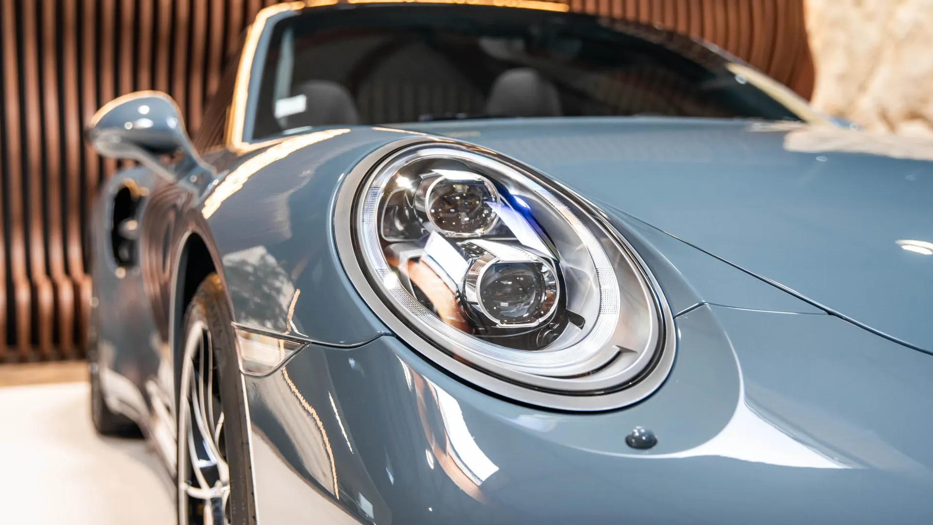 Porsche 911 — photo 12