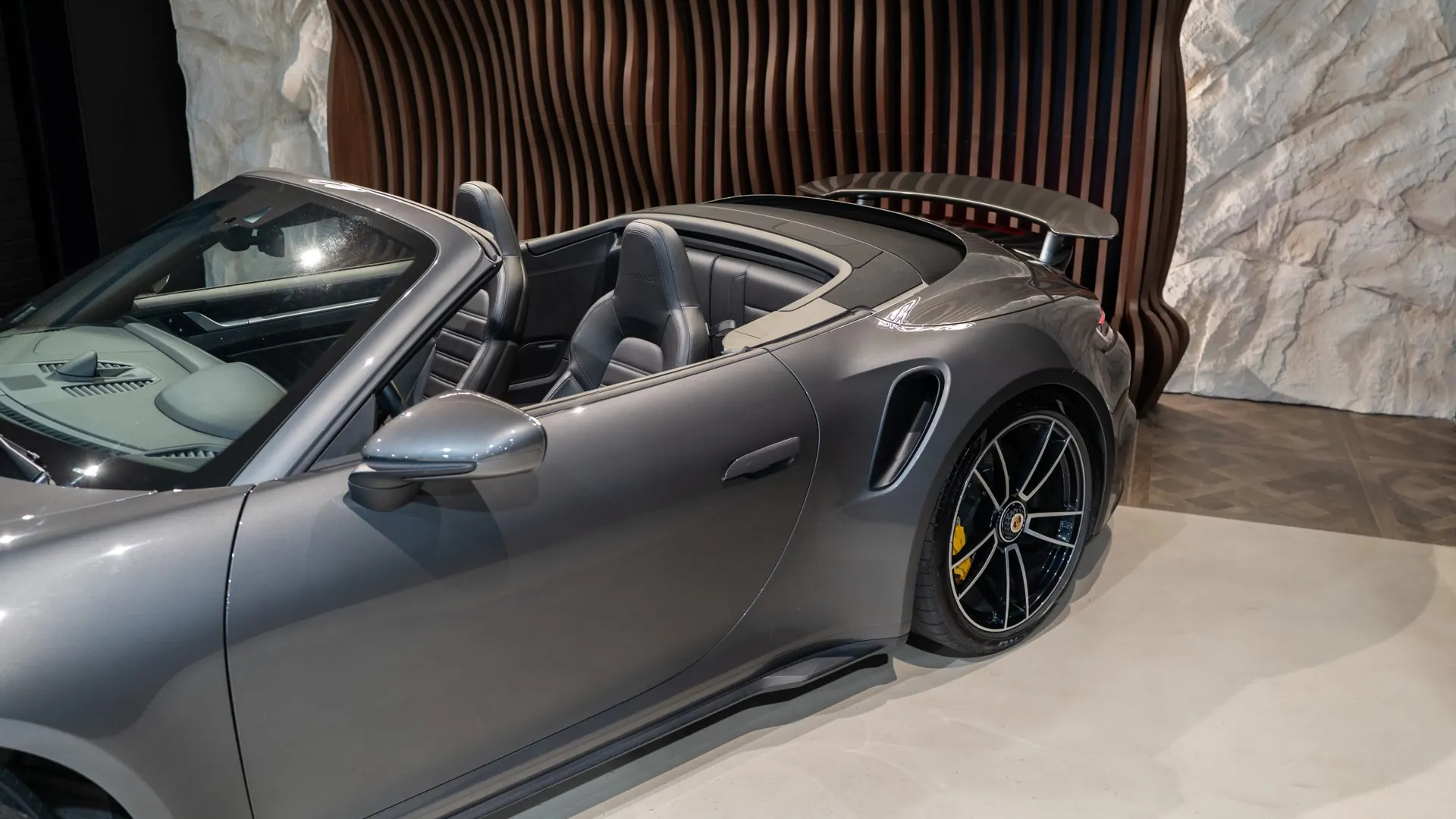 Porsche 911 — photo 38