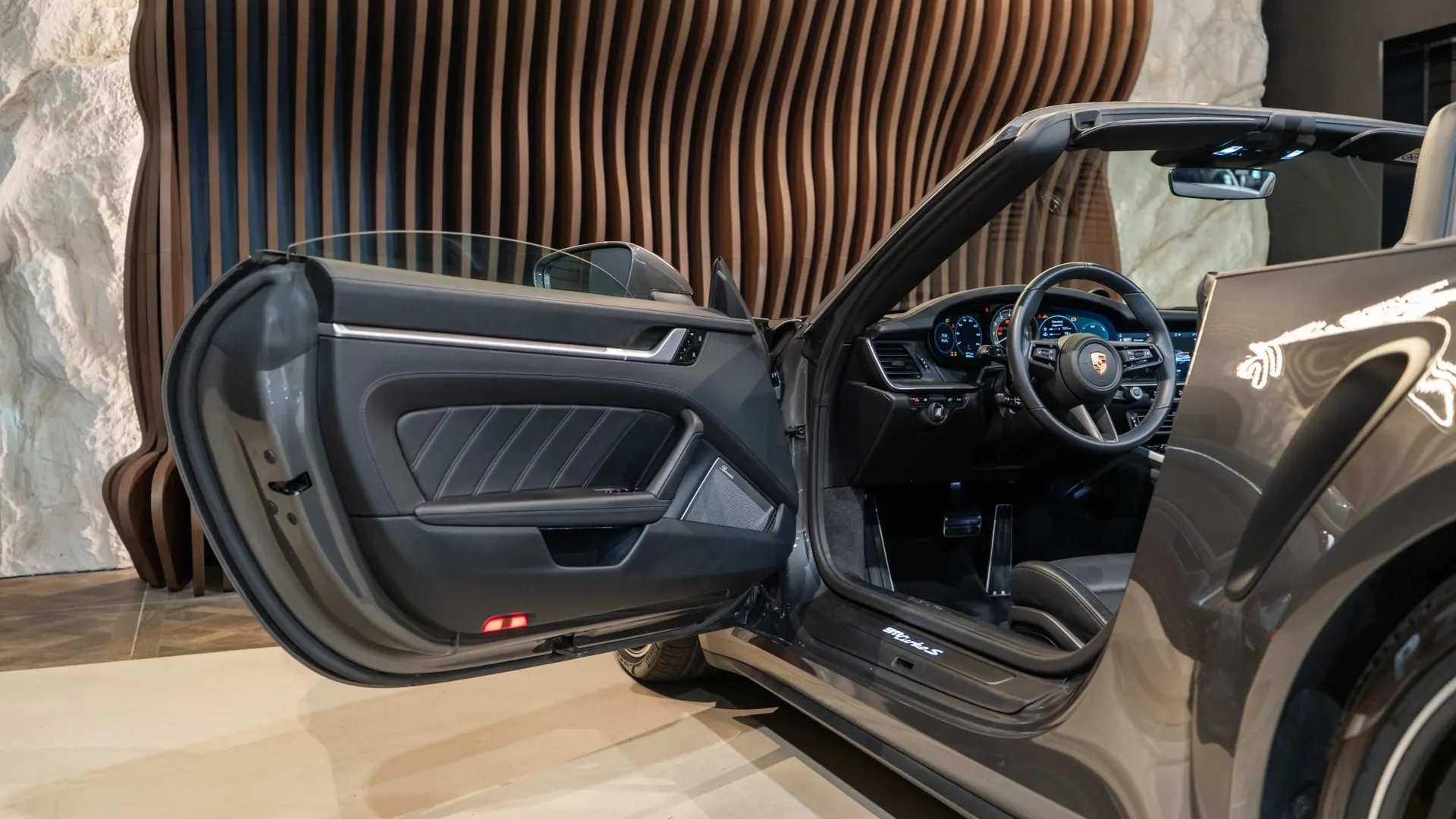 Porsche 911 — photo 11