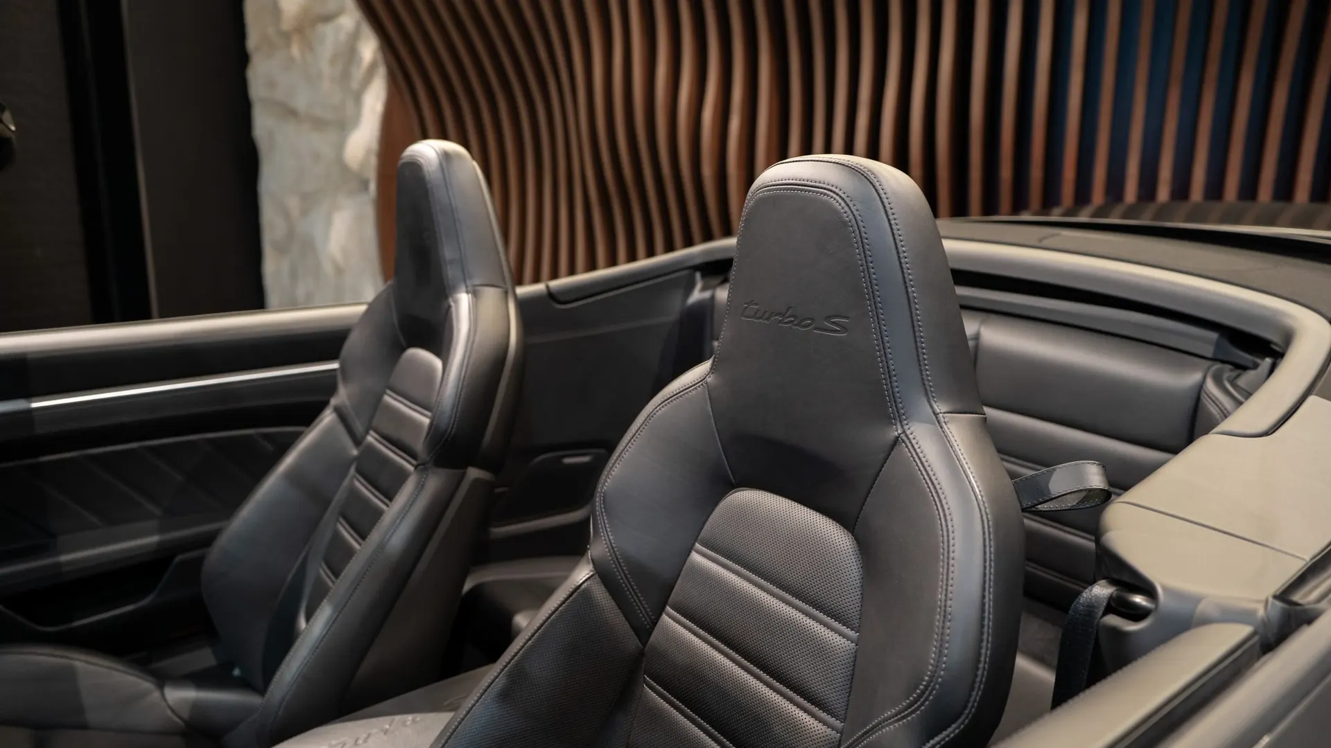 Porsche 911 — photo 30