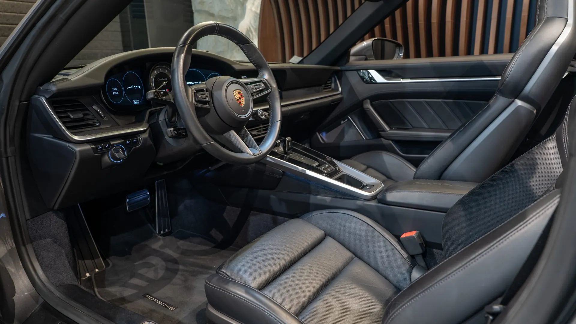 Porsche 911 — photo 9