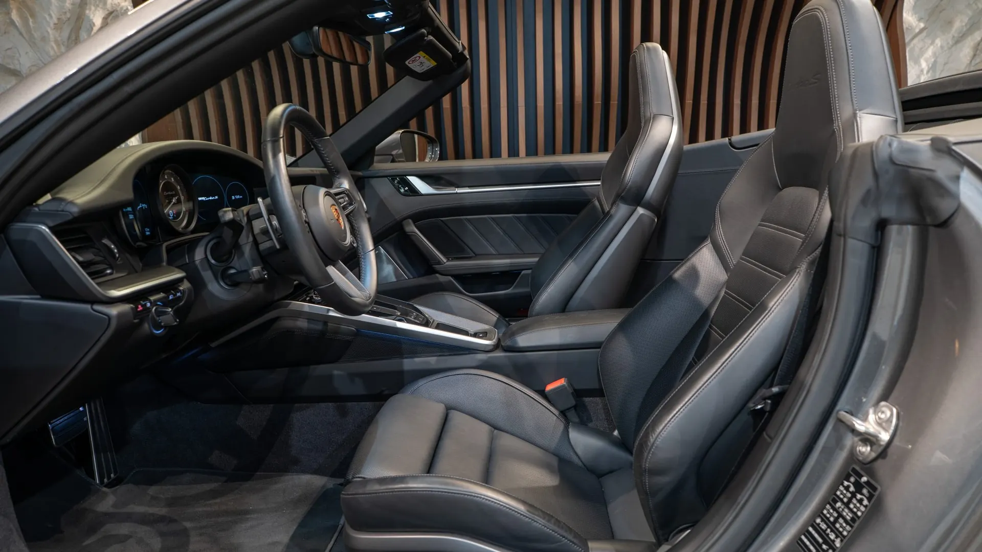 Porsche 911 — photo 8