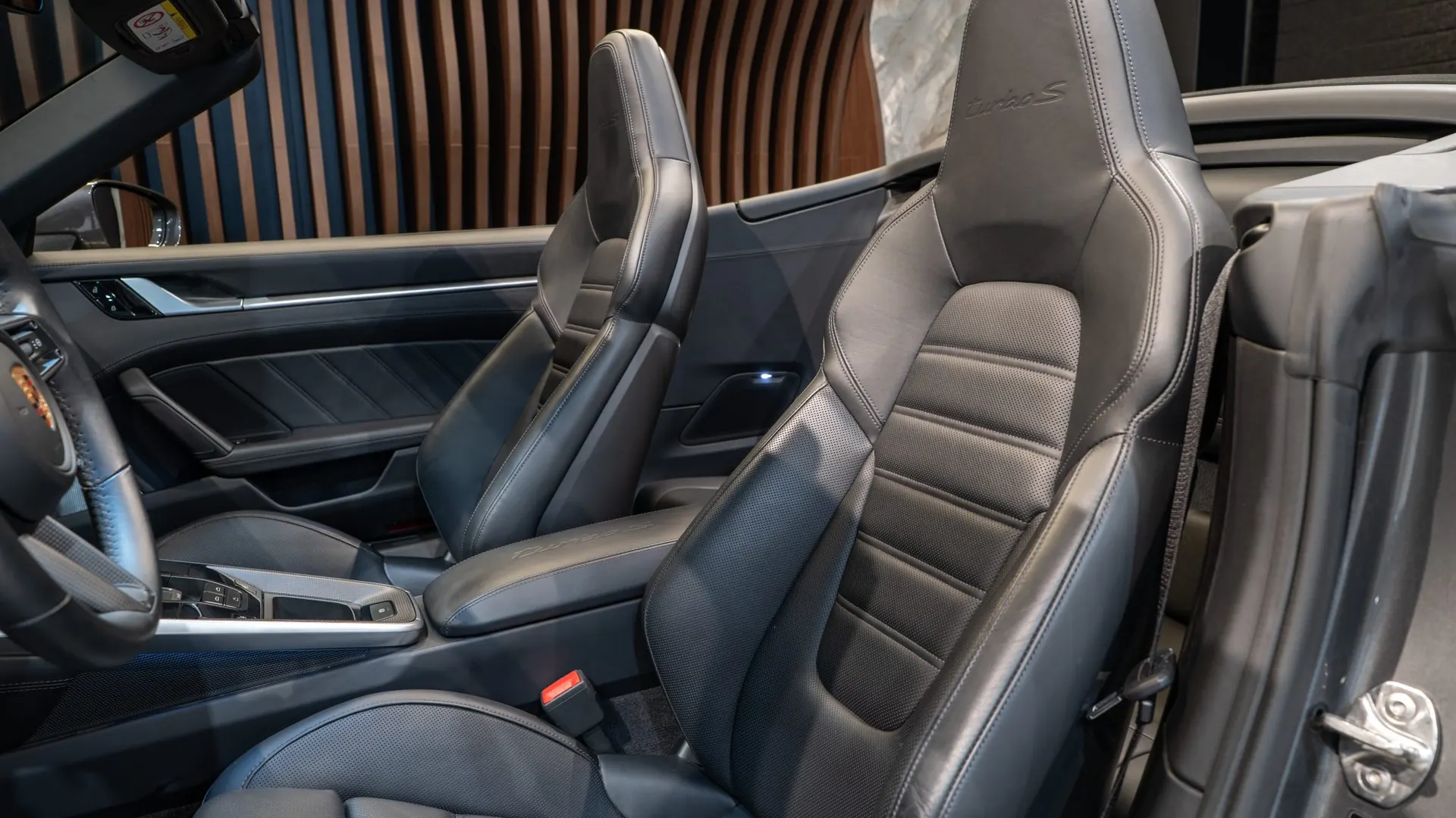 Porsche 911 — photo 7
