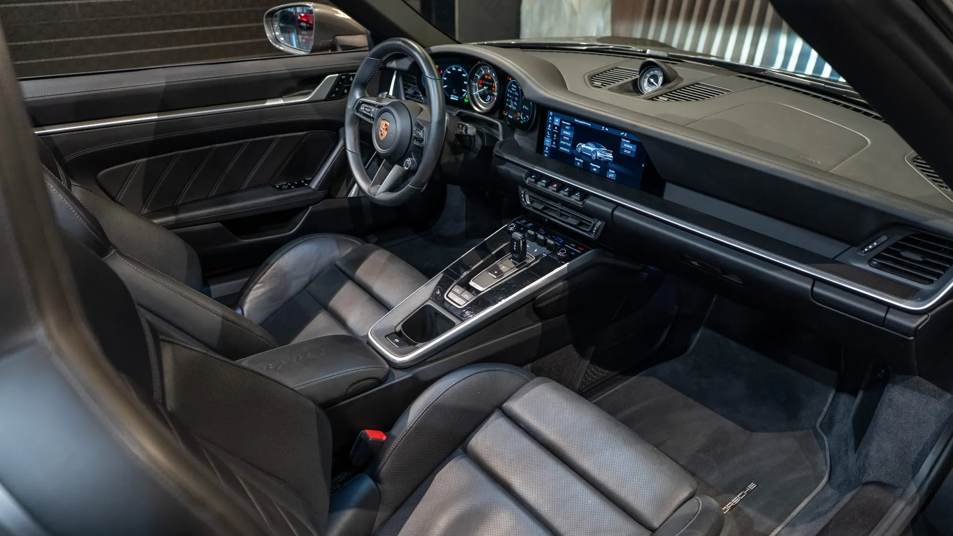 Porsche 911 — photo 12