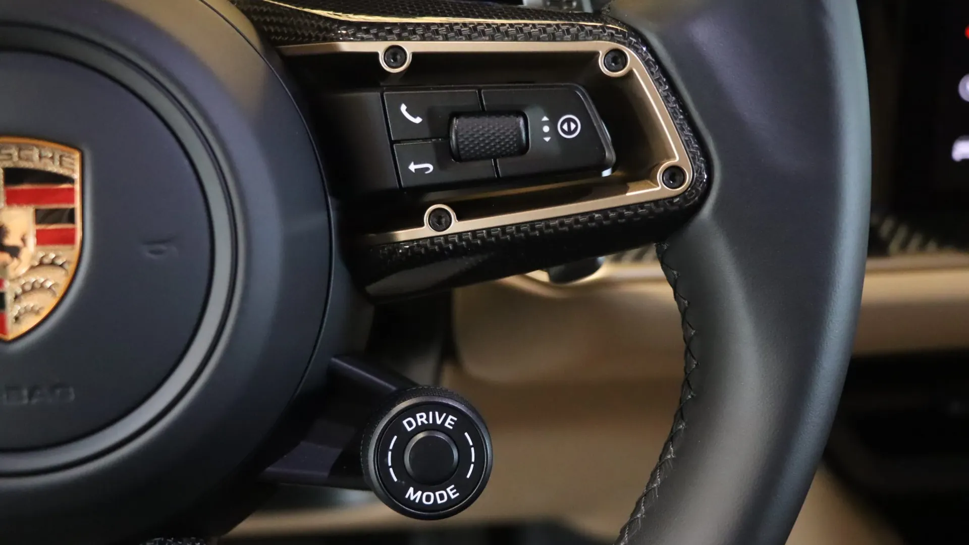 Porsche CAYENNE — photo 20