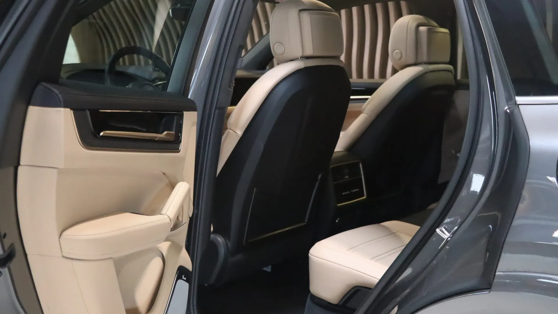 Porsche CAYENNE — photo 42