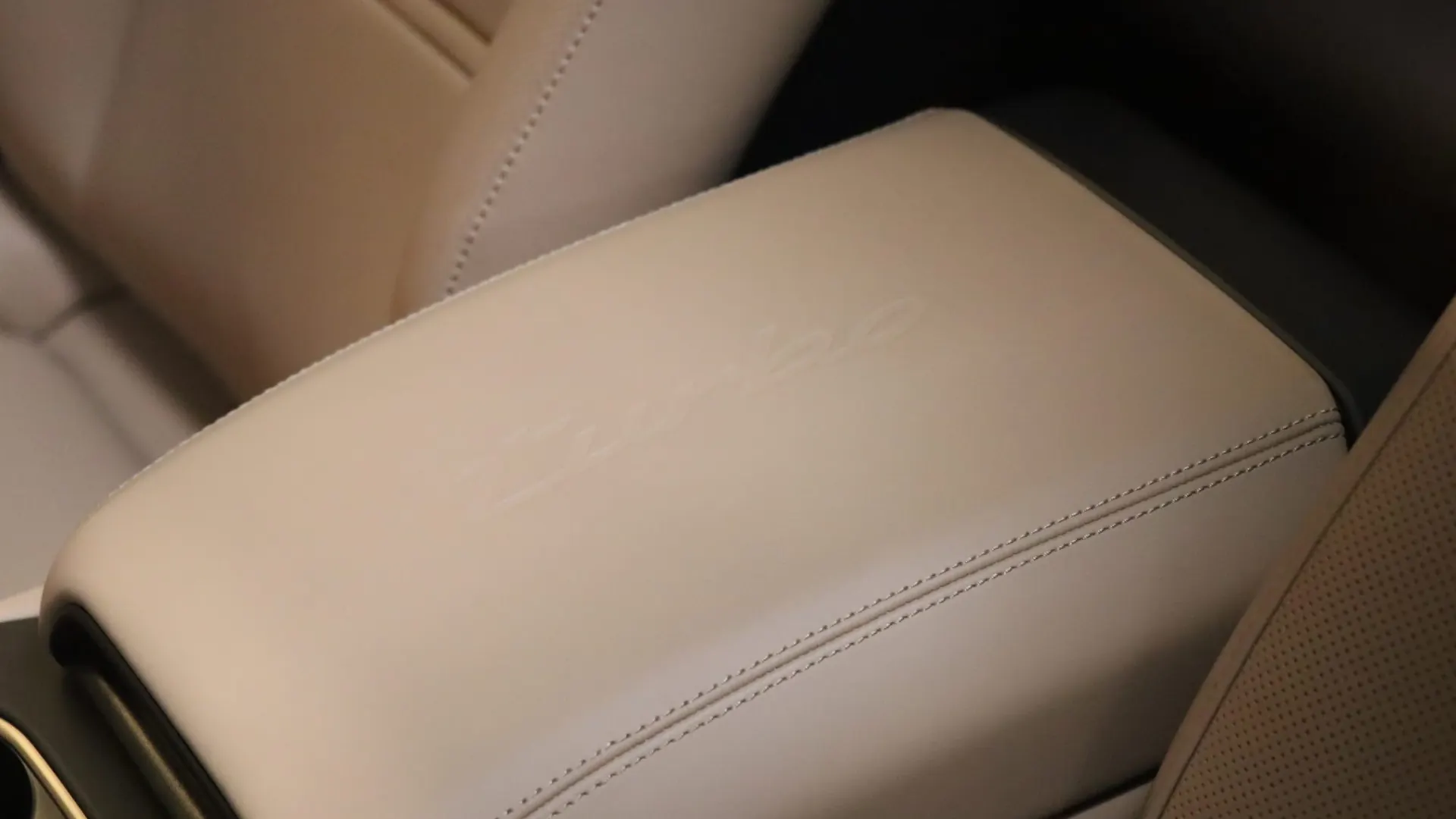 Porsche CAYENNE — photo 34