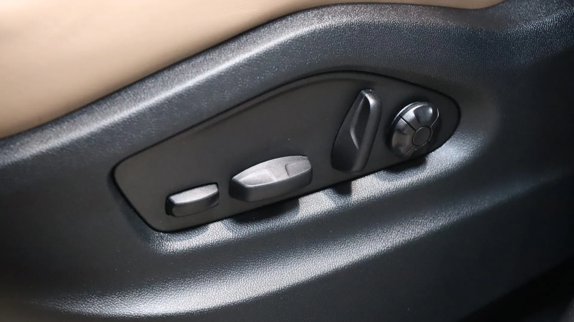 Porsche CAYENNE — photo 41