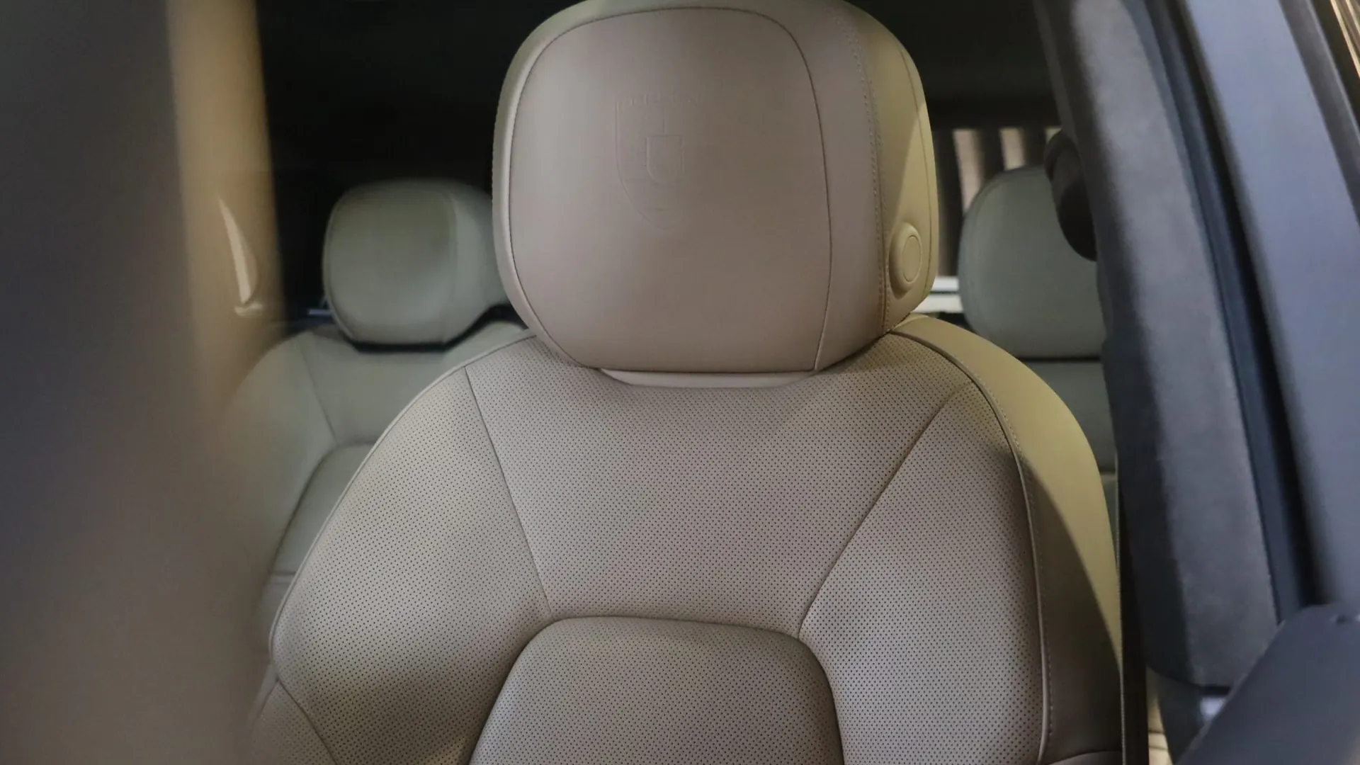 Porsche CAYENNE — photo 38
