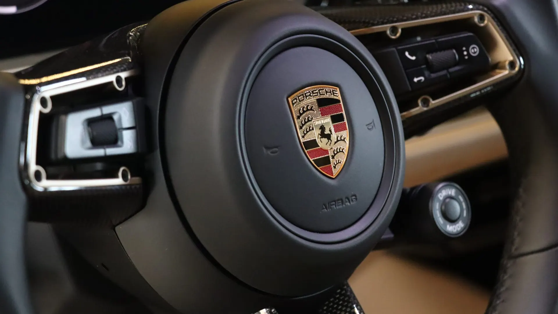 Porsche CAYENNE — photo 23