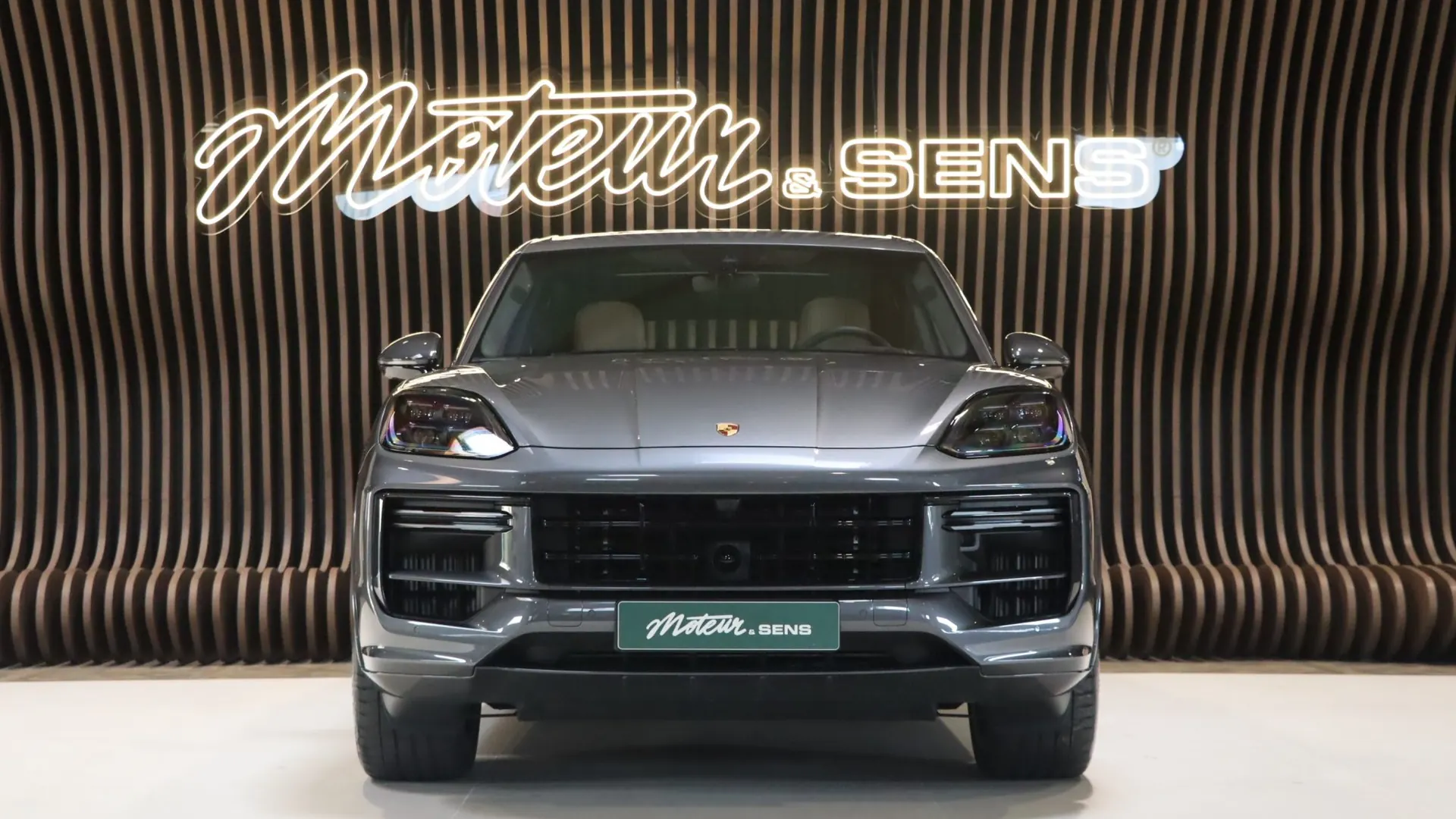 Porsche CAYENNE — photo 3