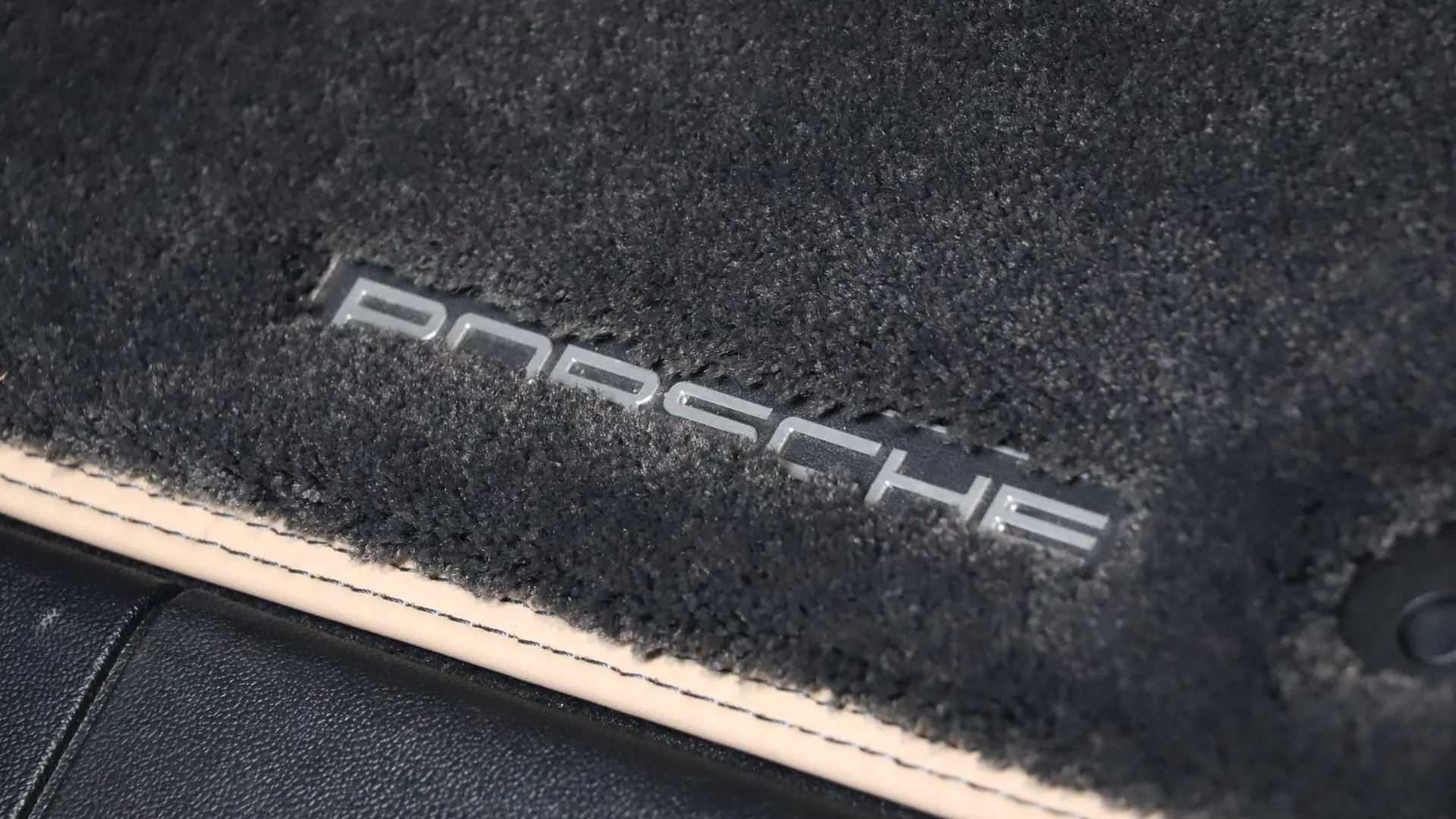 Porsche CAYENNE — photo 16