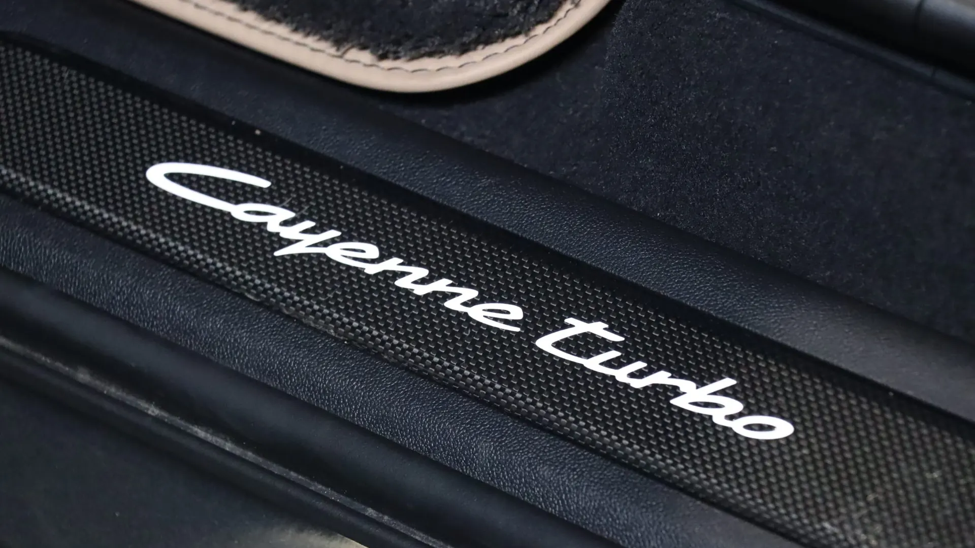 Porsche CAYENNE — photo 15