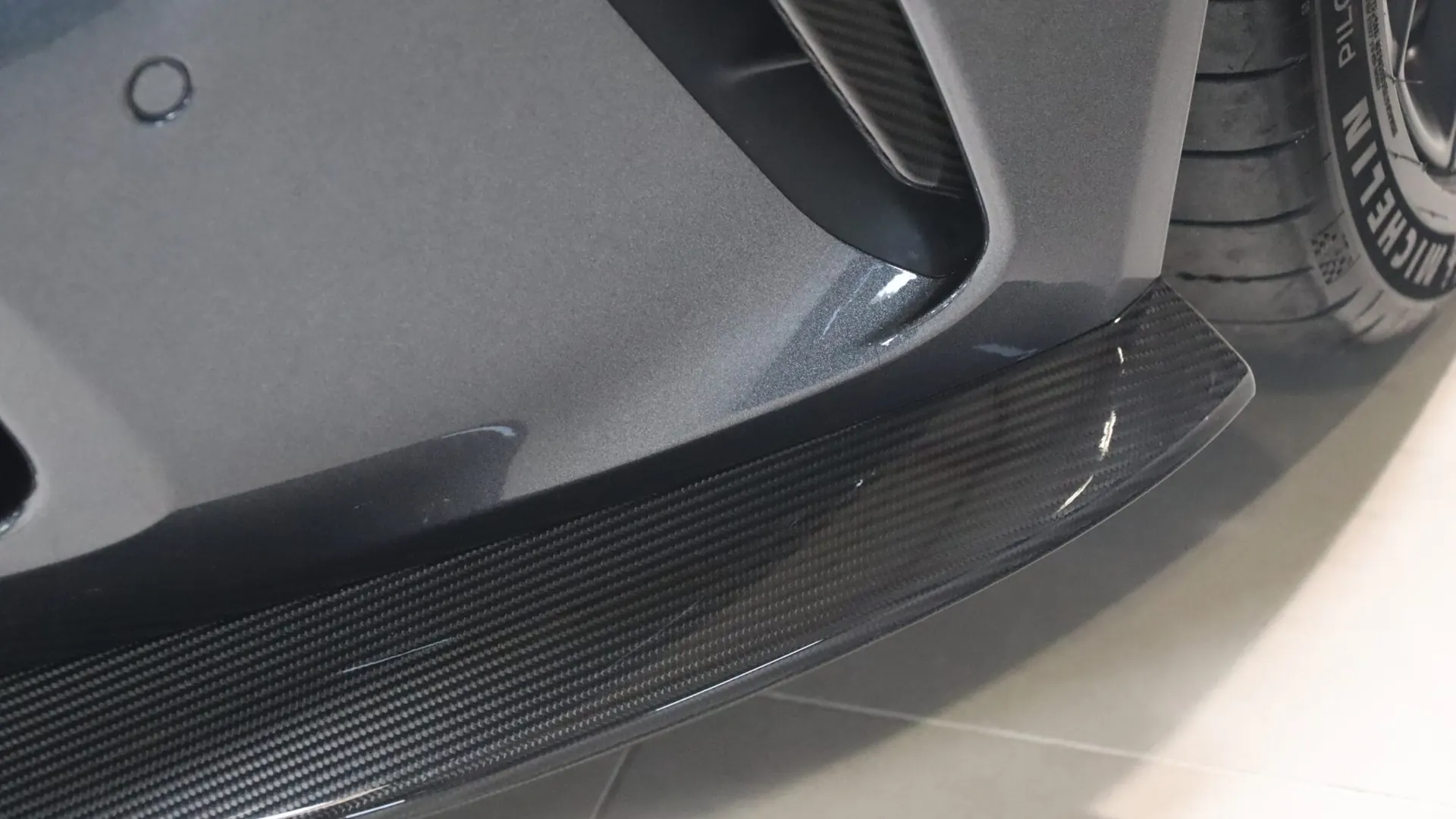 Aston Martin VANTAGE — photo 40