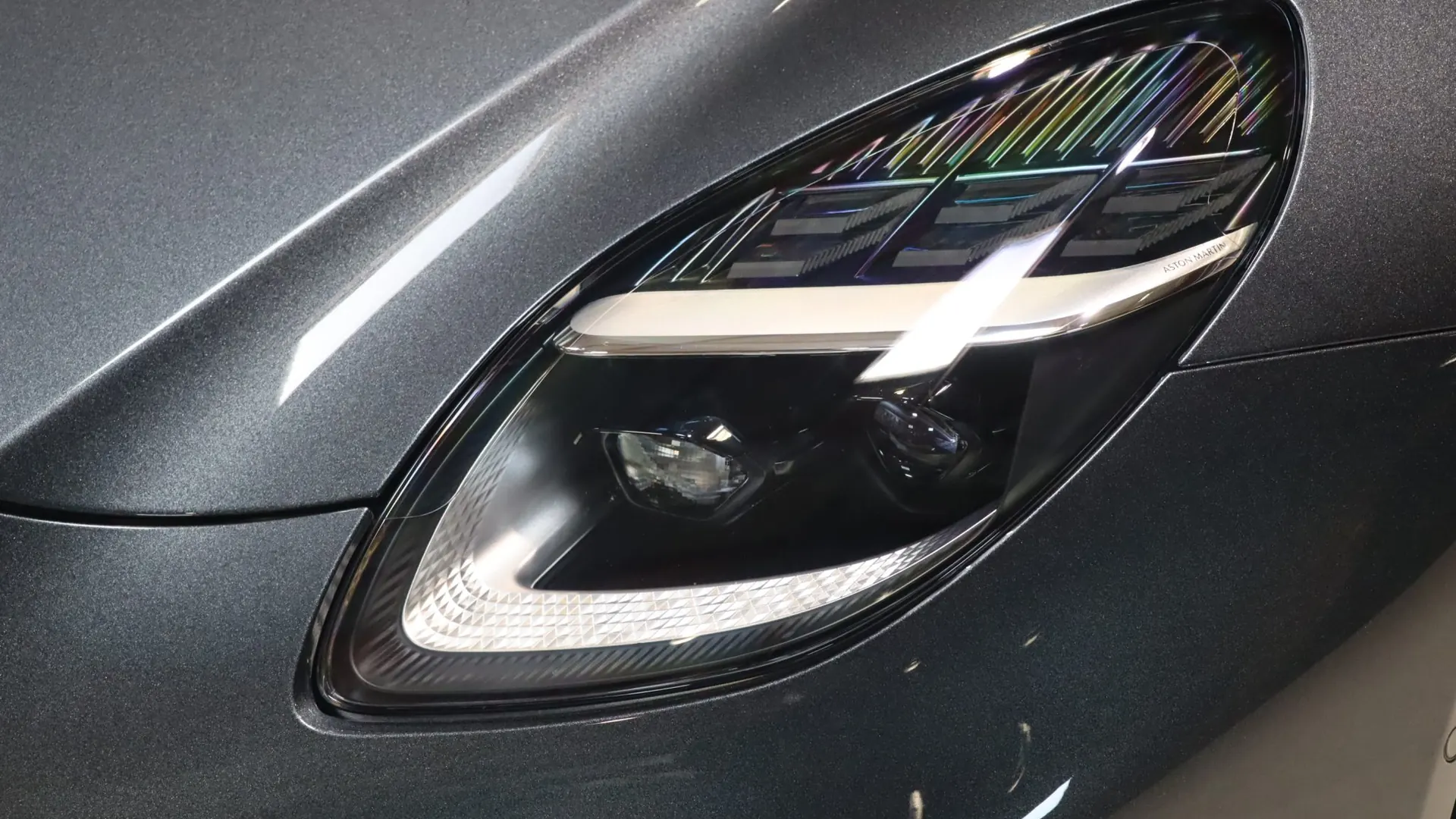 Aston Martin VANTAGE — photo 37