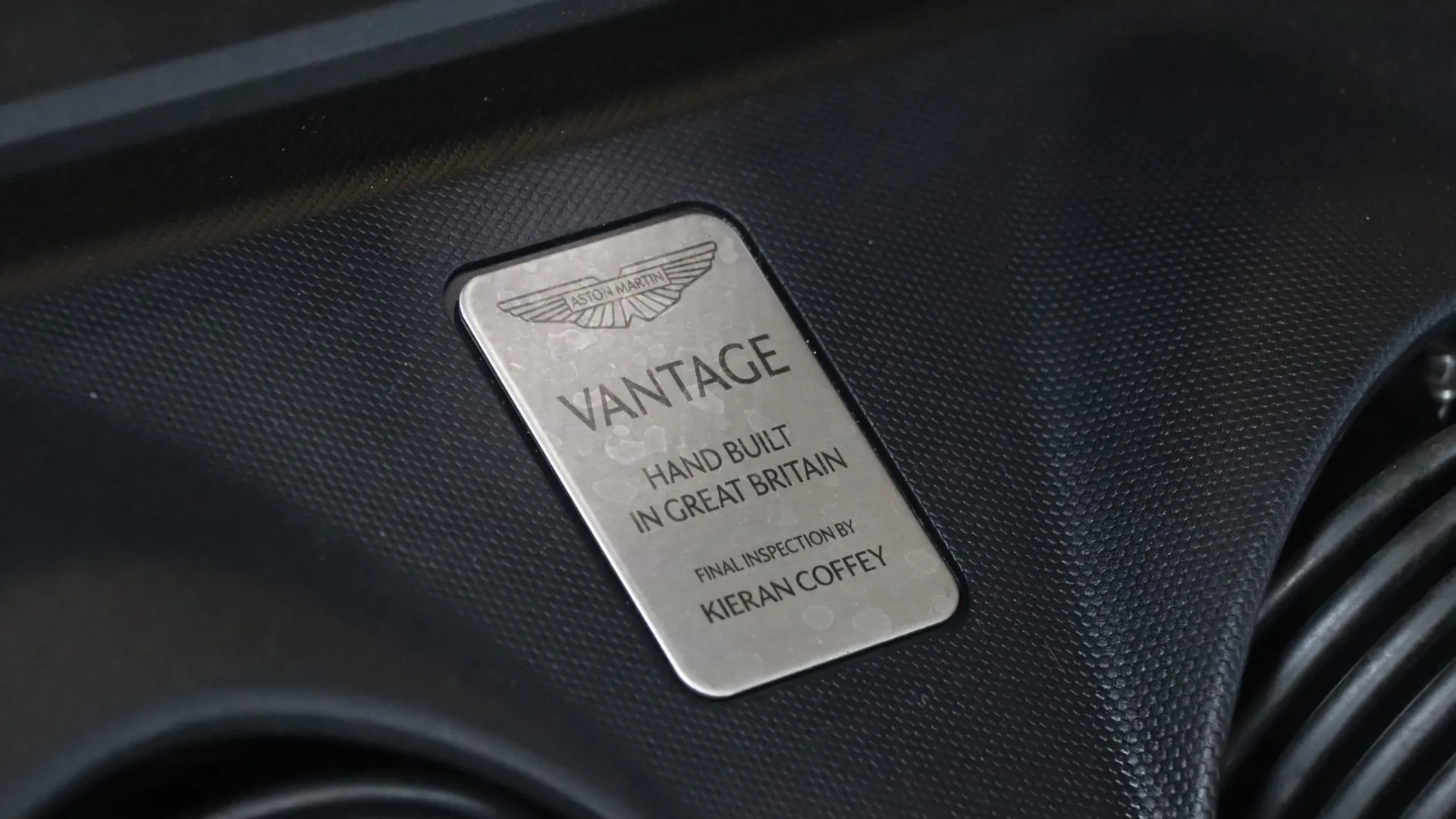 Aston Martin VANTAGE — photo 42