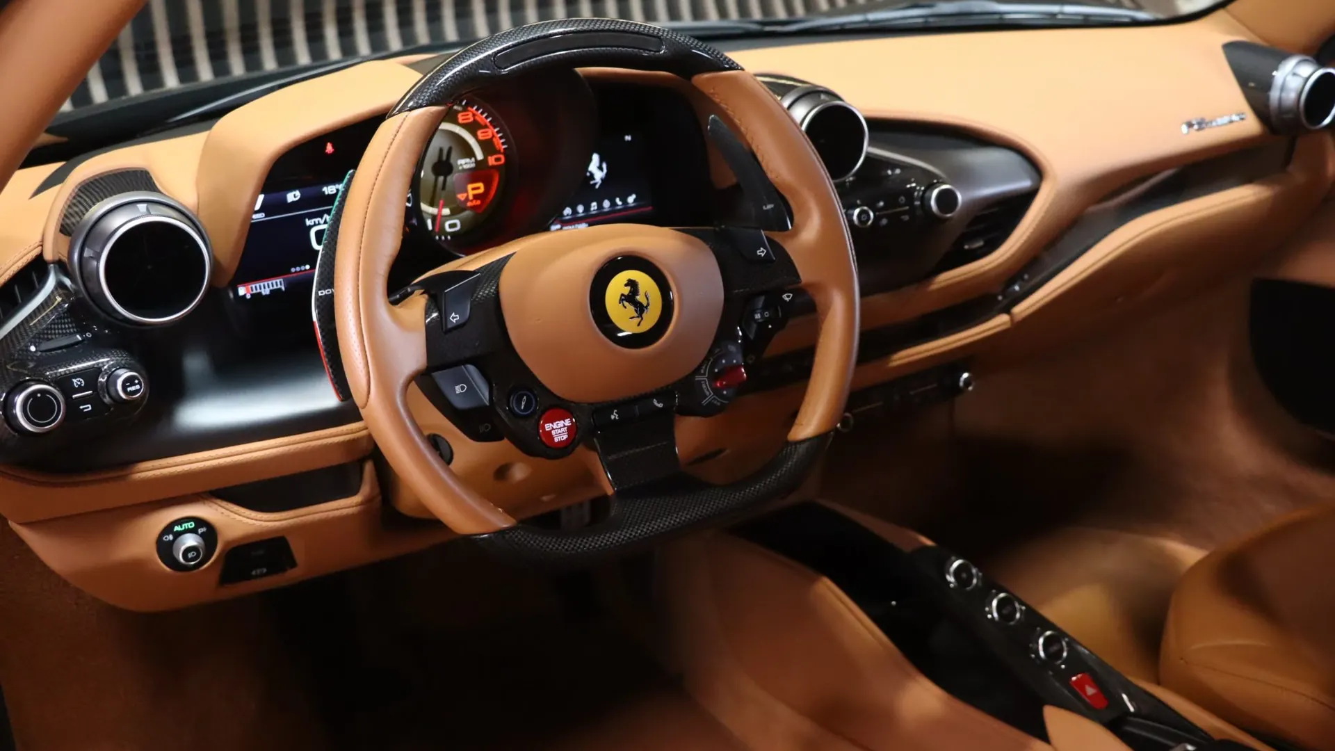 Ferrari F8 — photo 14