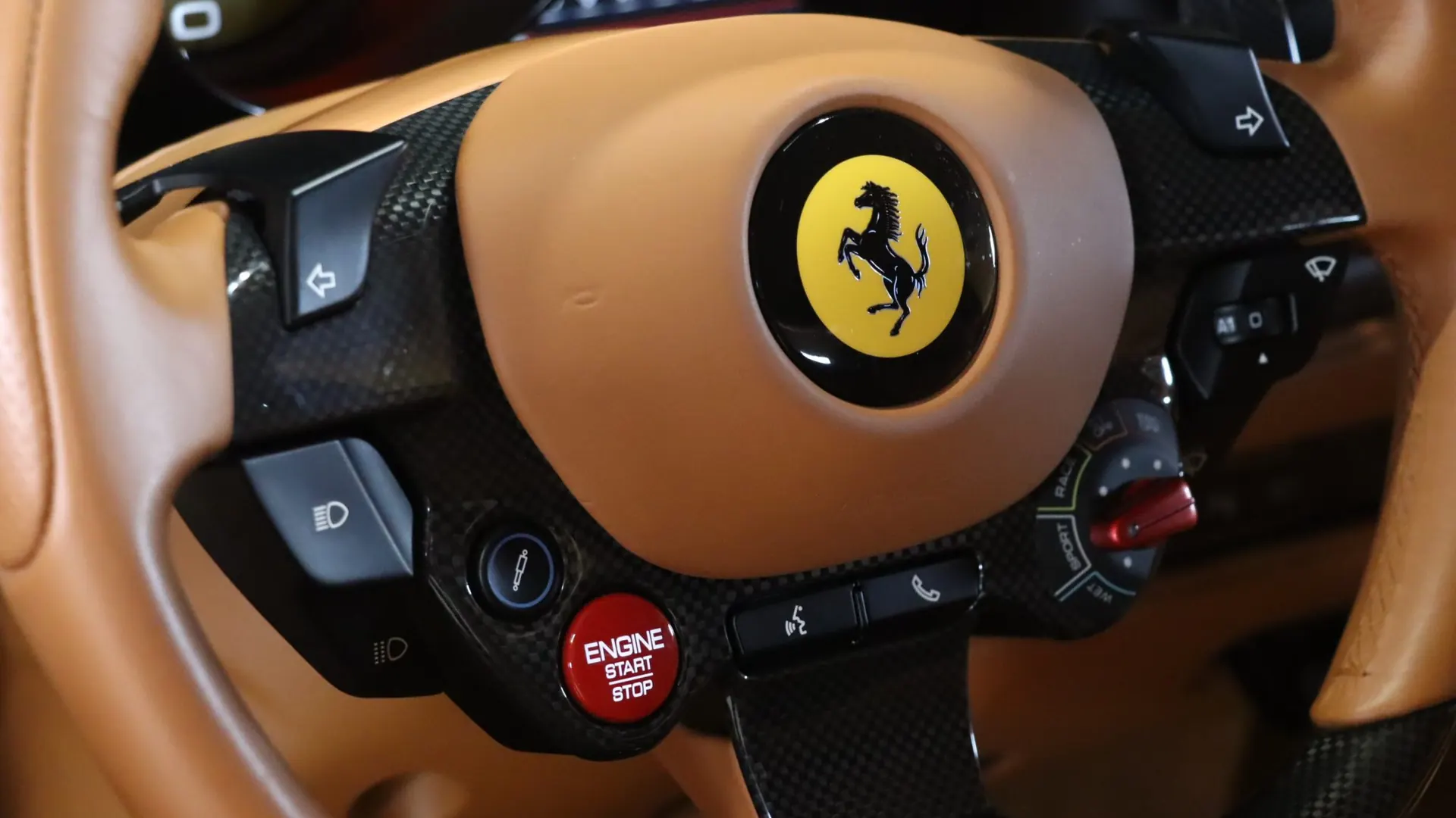 Ferrari F8 — photo 22