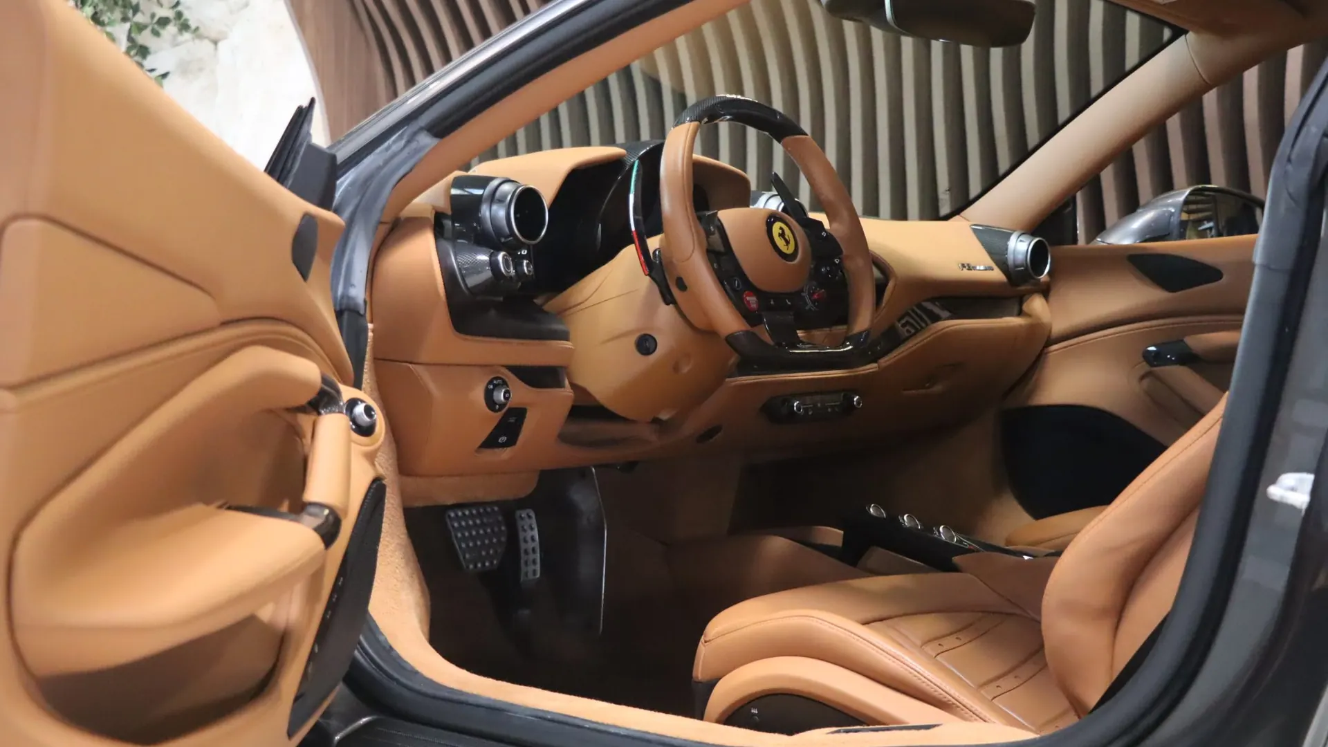 Ferrari F8 — photo 8