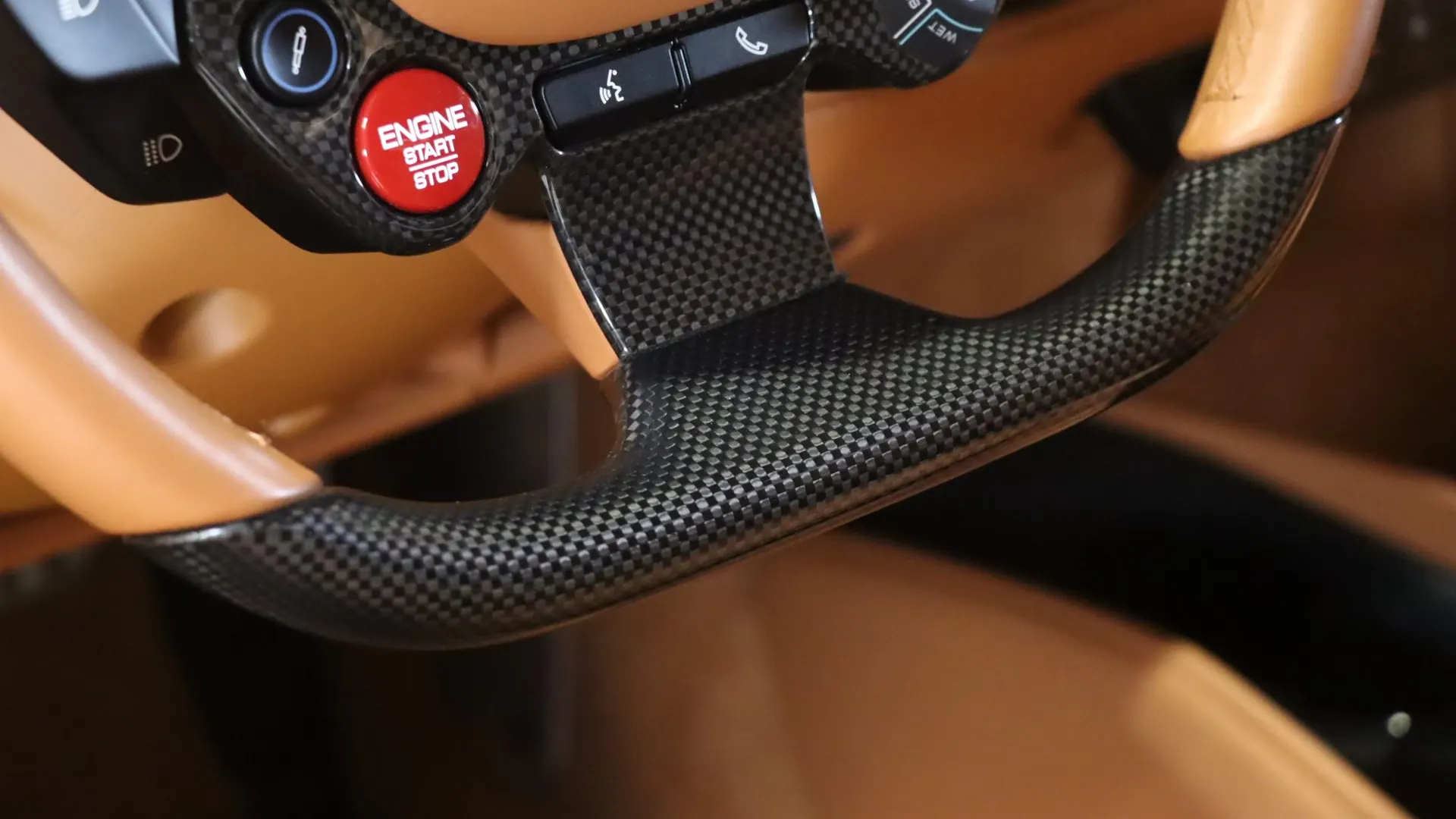 Ferrari F8 — photo 21