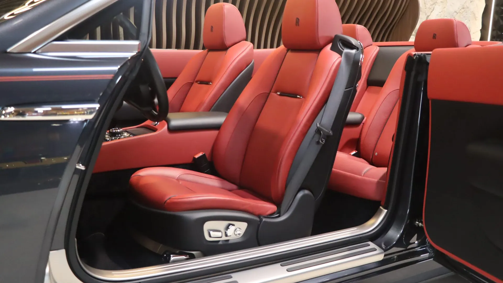Rolls Royce DAWN — photo 7