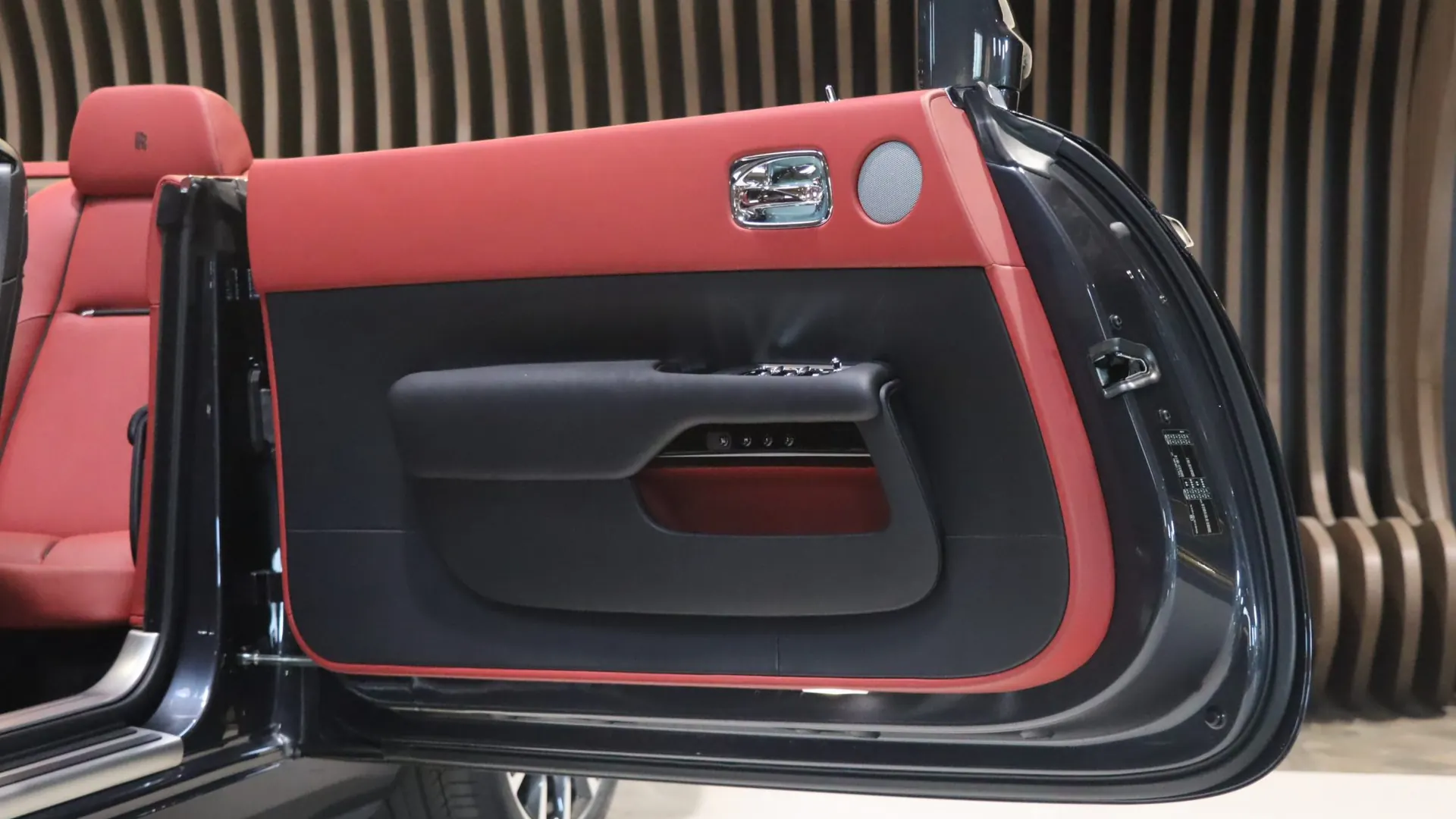 Rolls Royce DAWN — photo 11