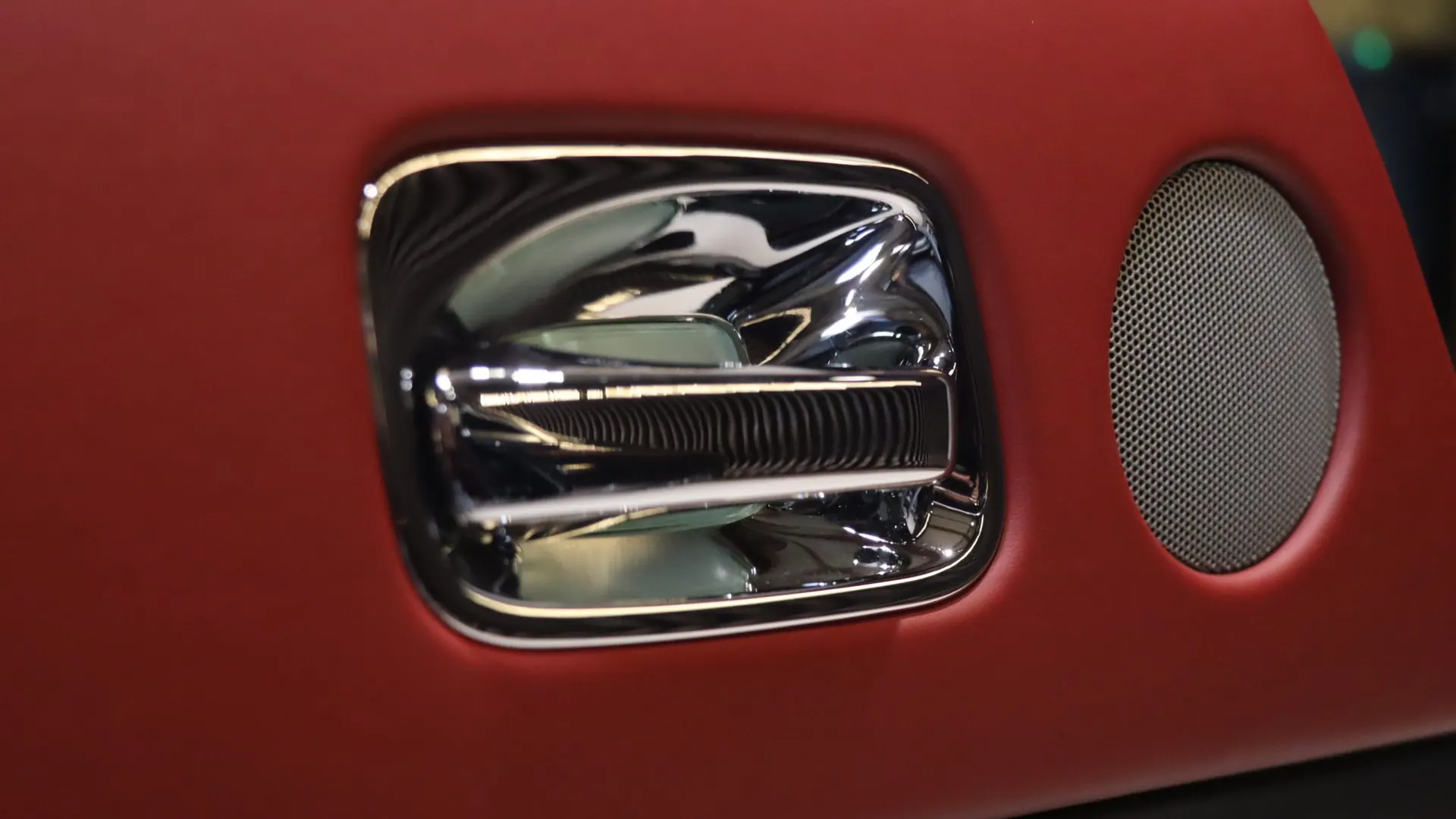 Rolls Royce DAWN — photo 12