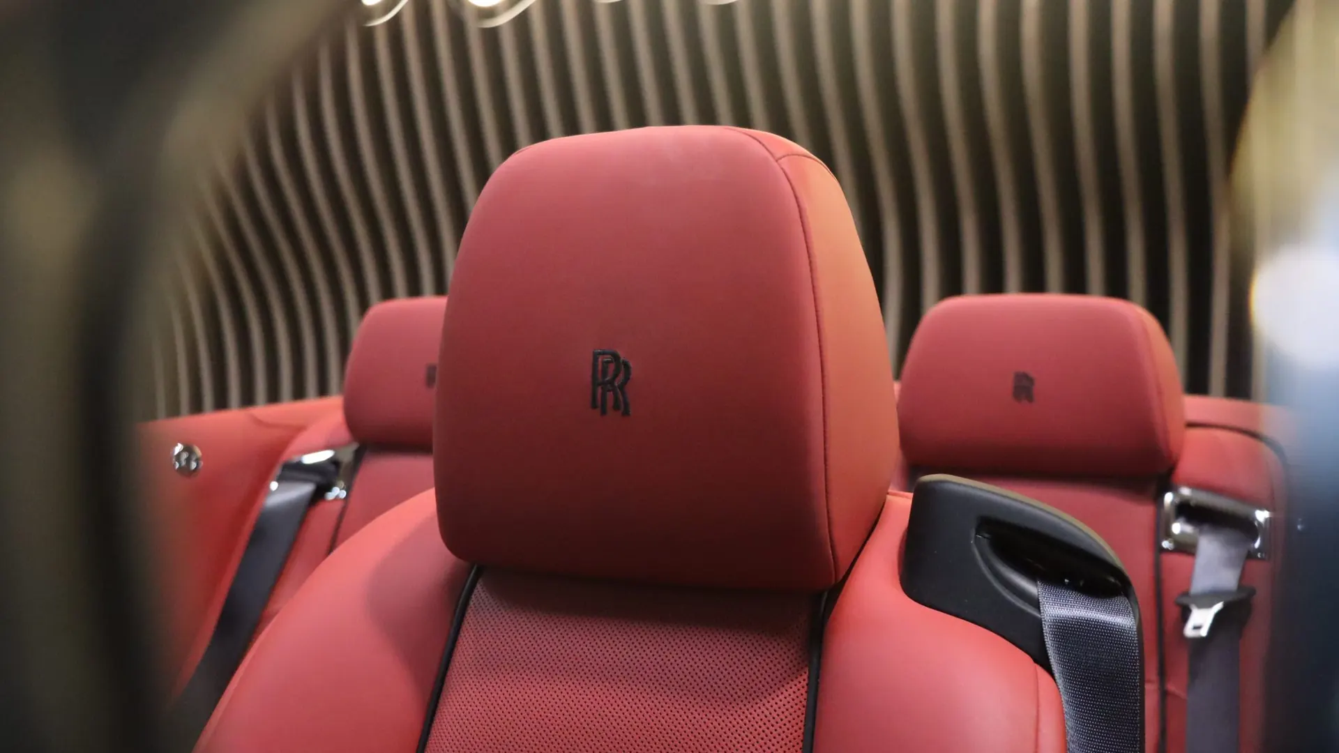 Rolls Royce DAWN — photo 32