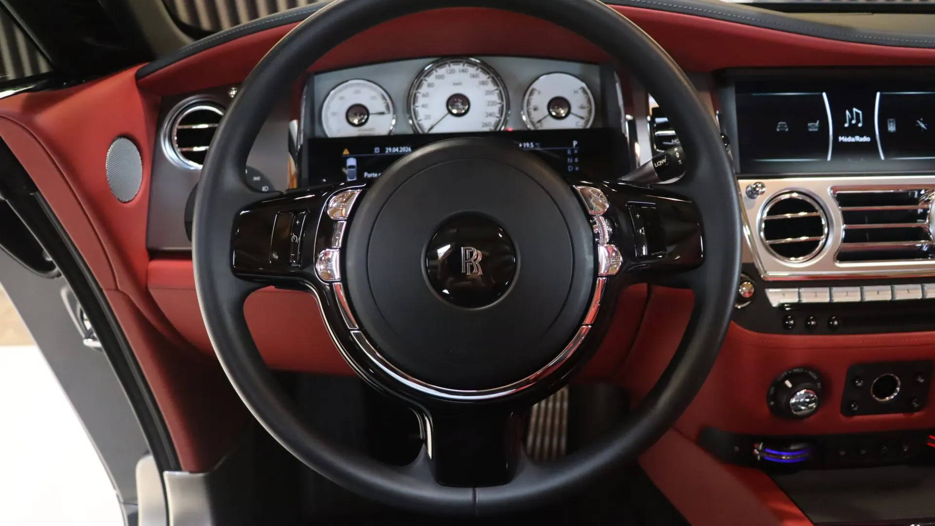 Rolls Royce DAWN — photo 10