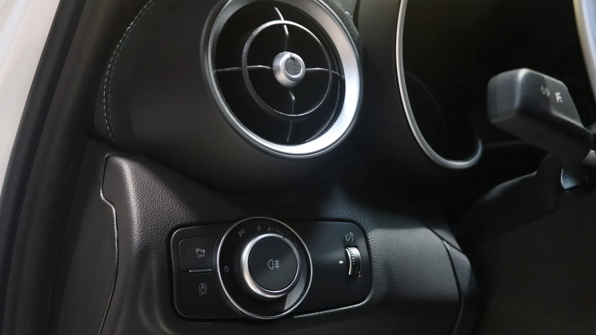 Alfa Romeo GIULIA — photo 15