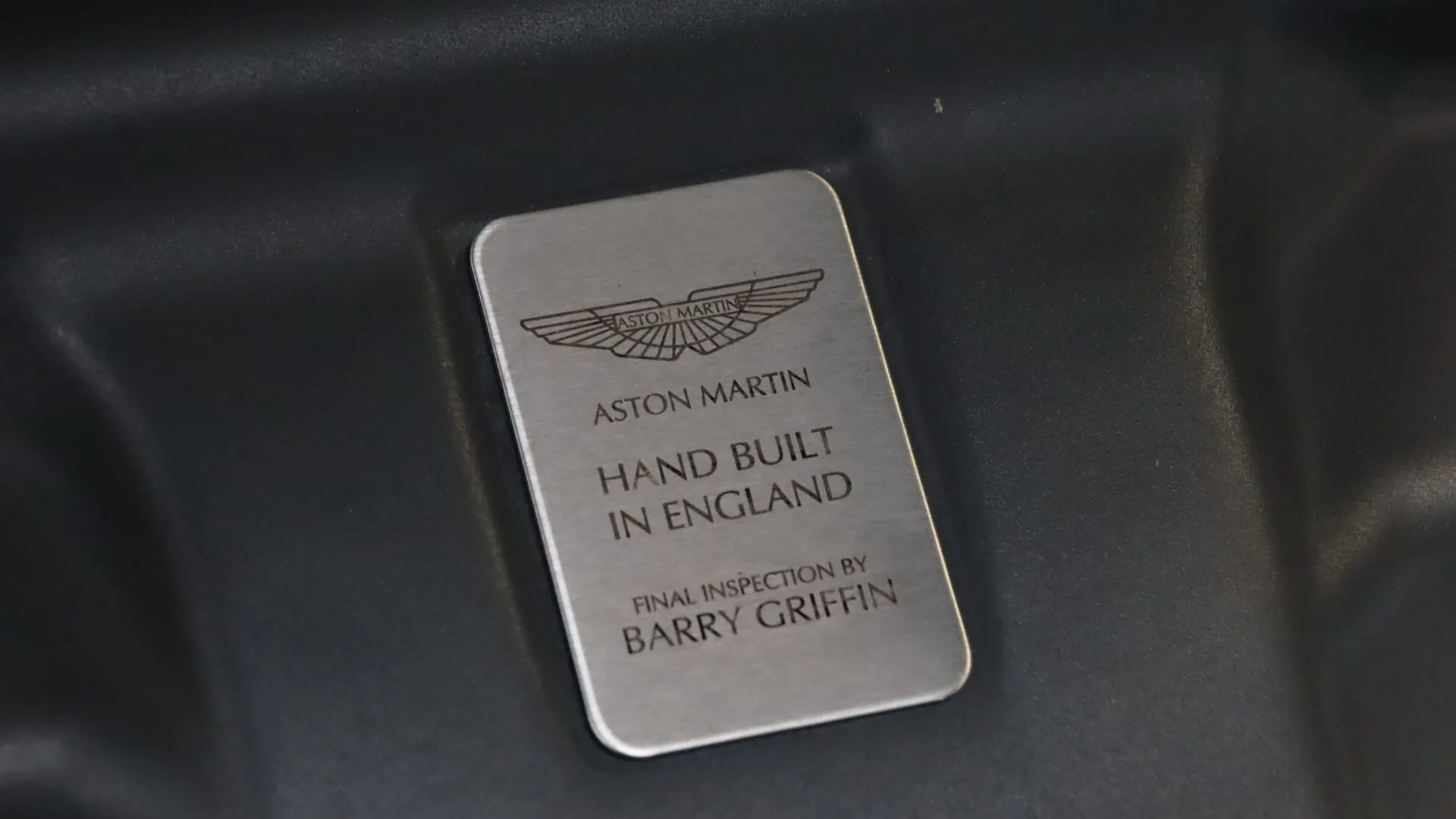 Aston Martin DB9 — photo 36