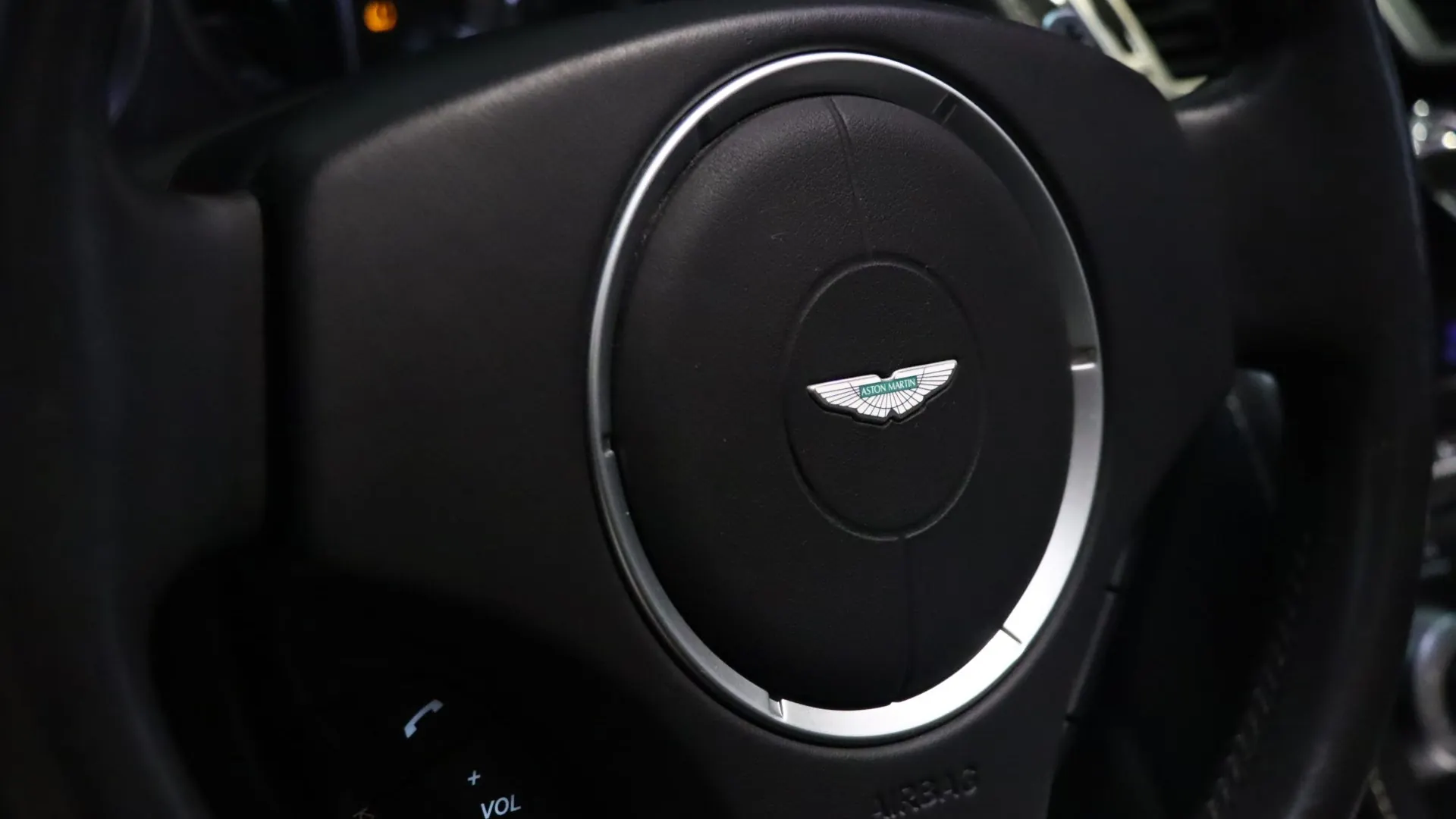 Aston Martin DB9 — photo 20