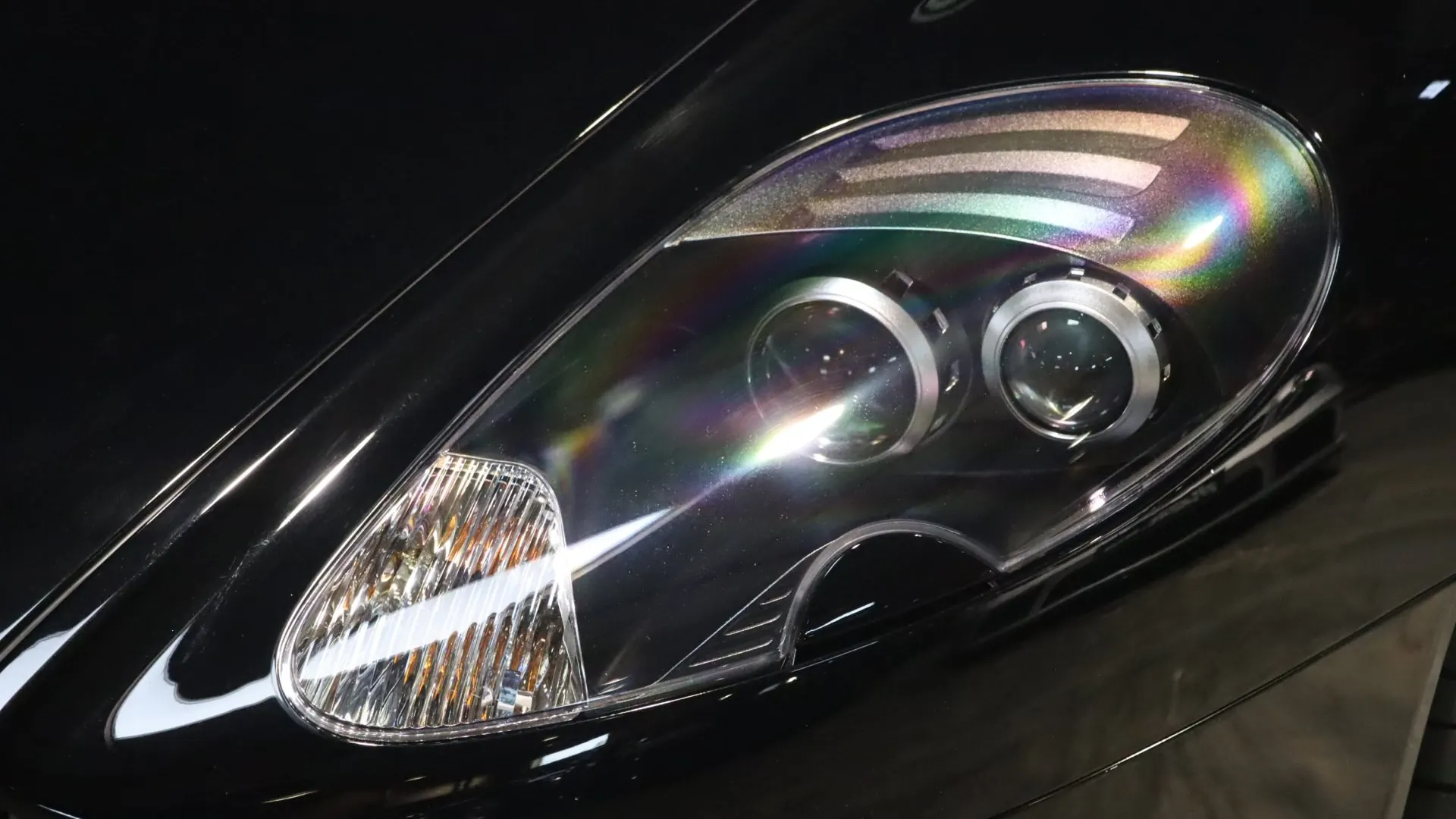 Aston Martin DB9 — photo 31