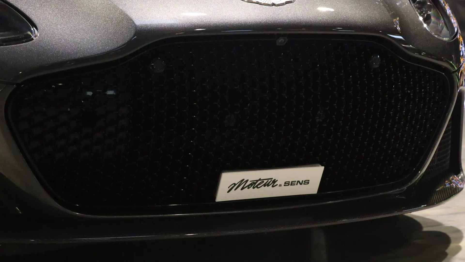 Aston Martin DBS — photo 39