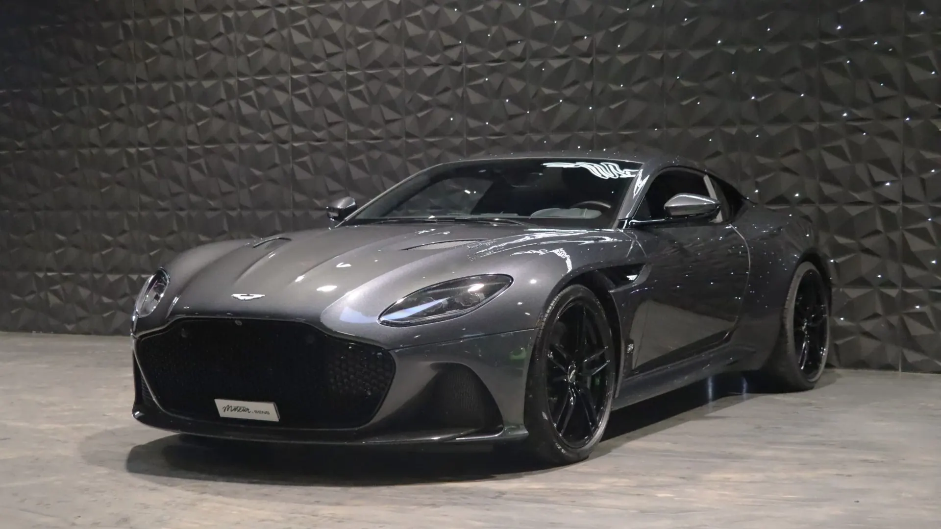 Aston Martin DBS — photo 44
