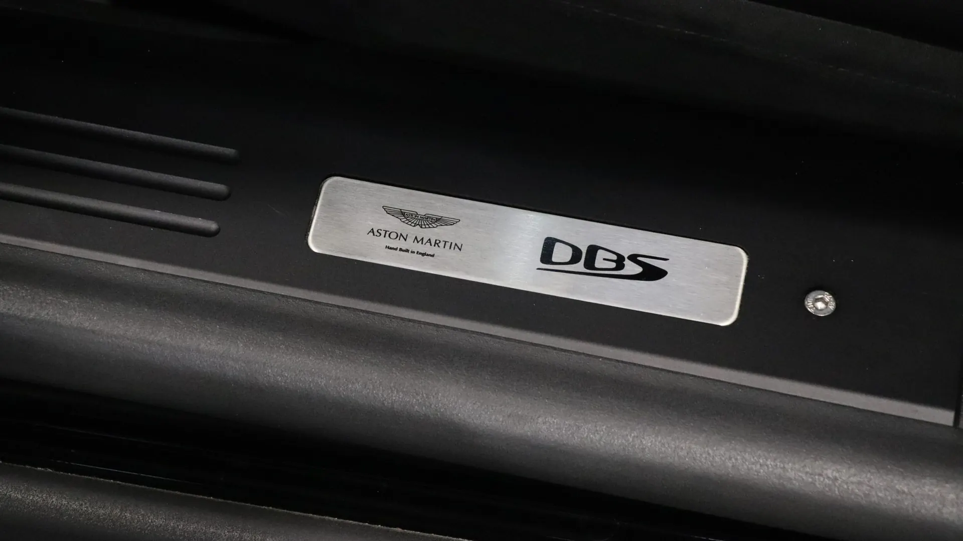 Aston Martin DBS — photo 5