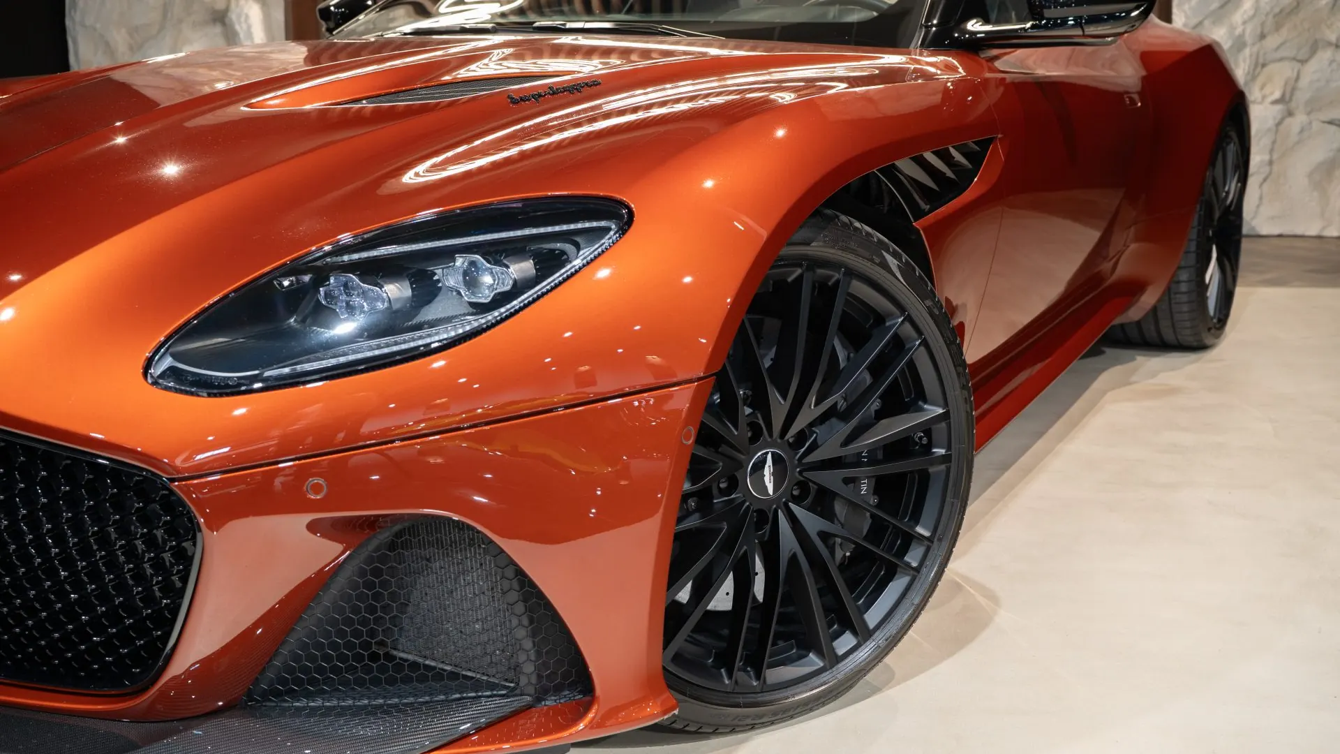 Aston Martin DBS — photo 35