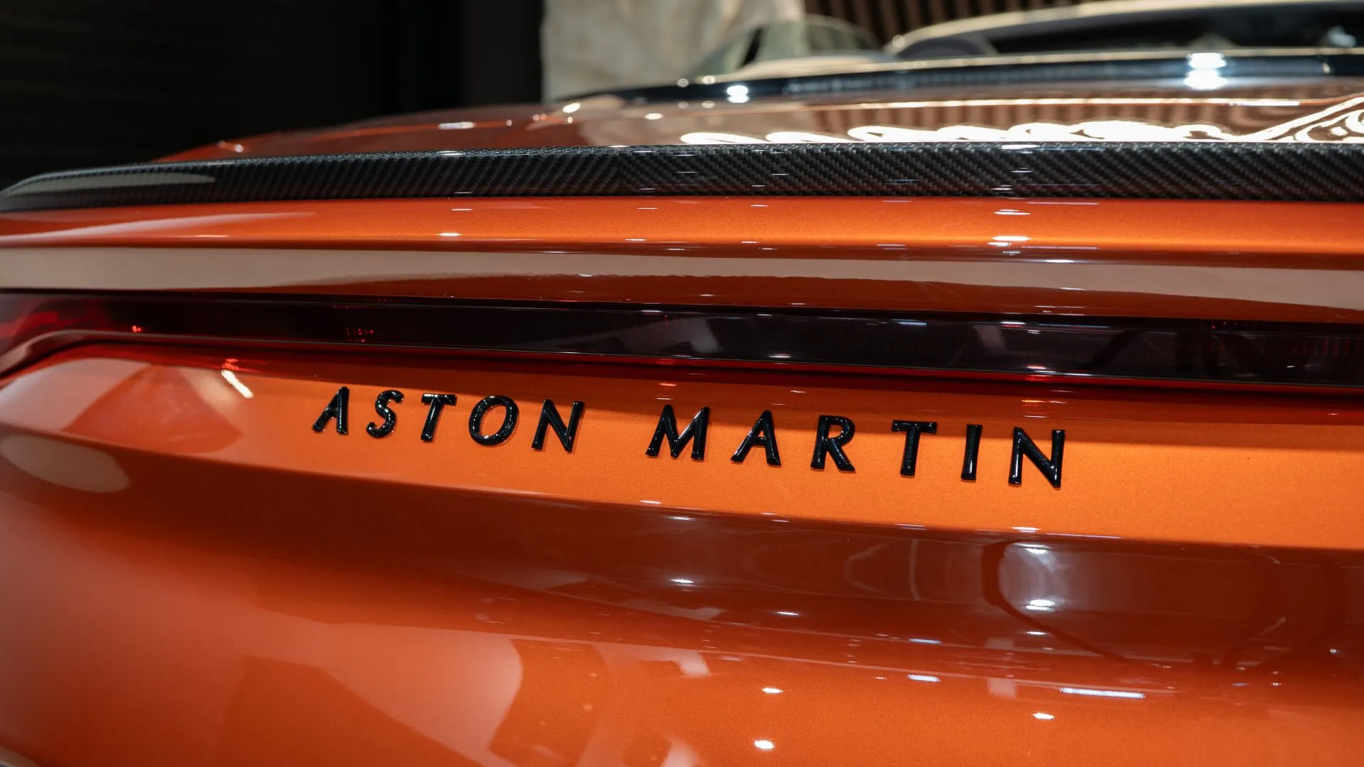 Aston Martin DBS — photo 43