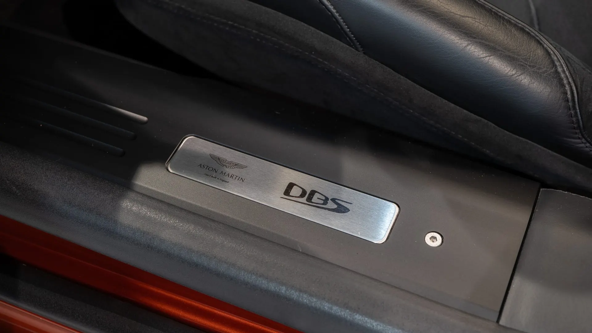 Aston Martin DBS — photo 13