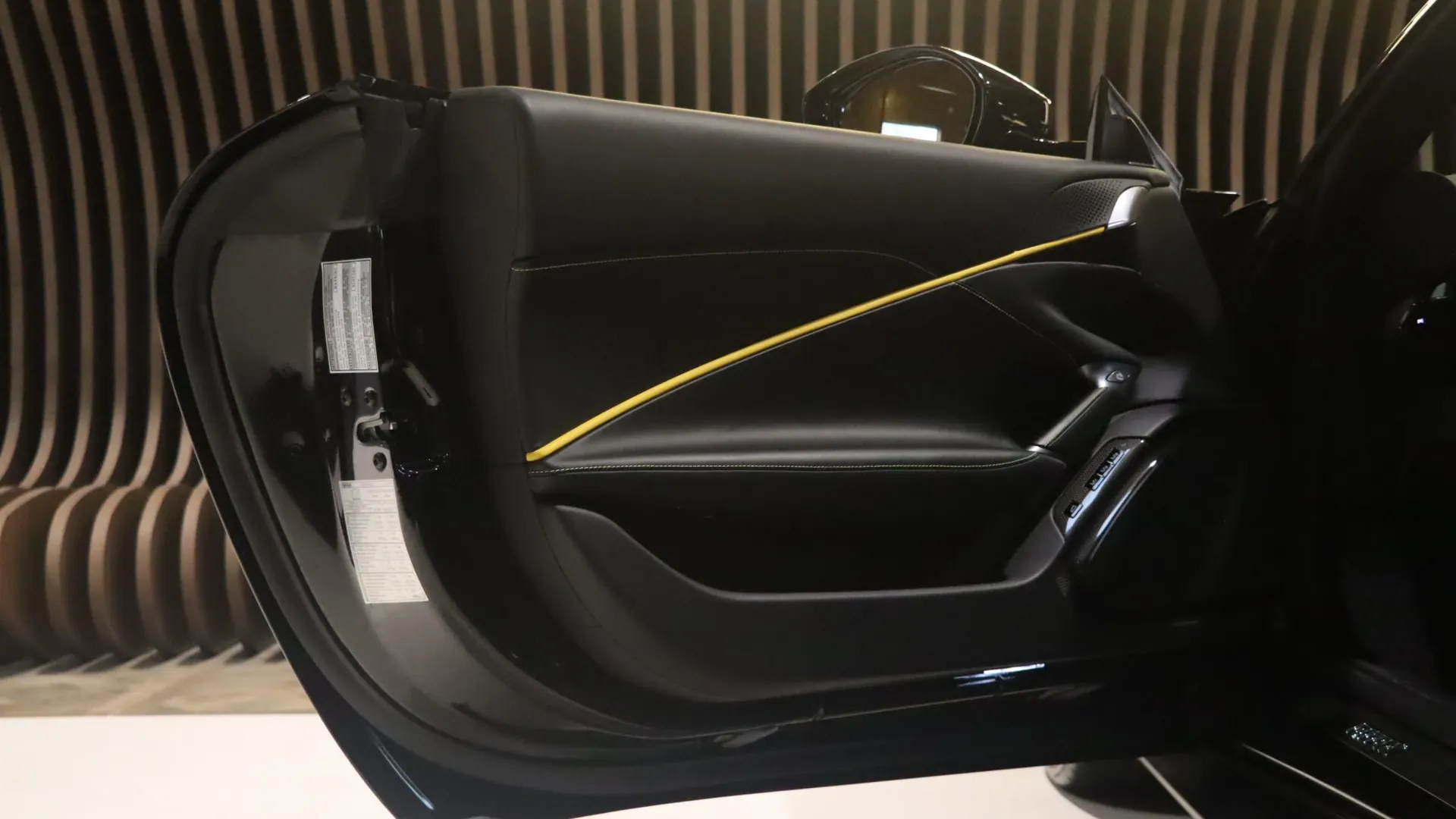 Ferrari ROMA — photo 10
