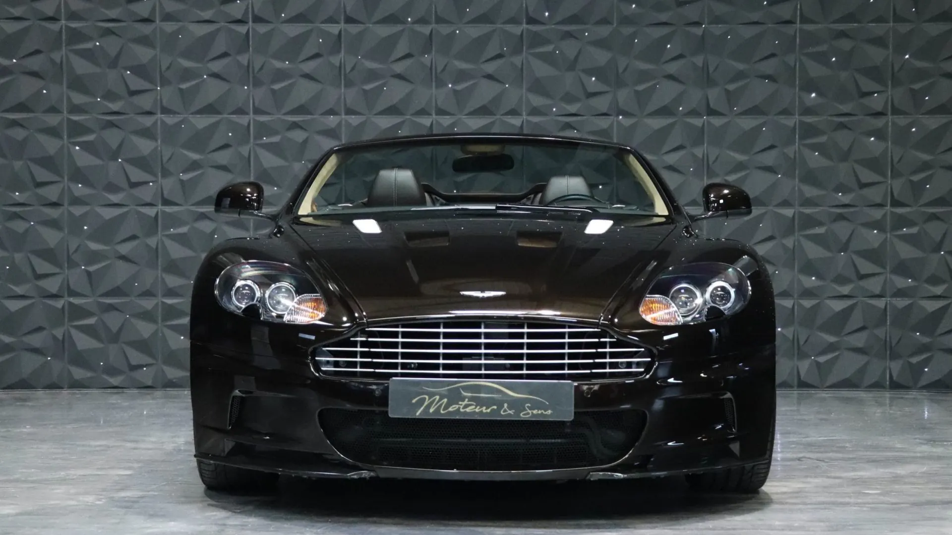 Aston Martin DBS — photo 3