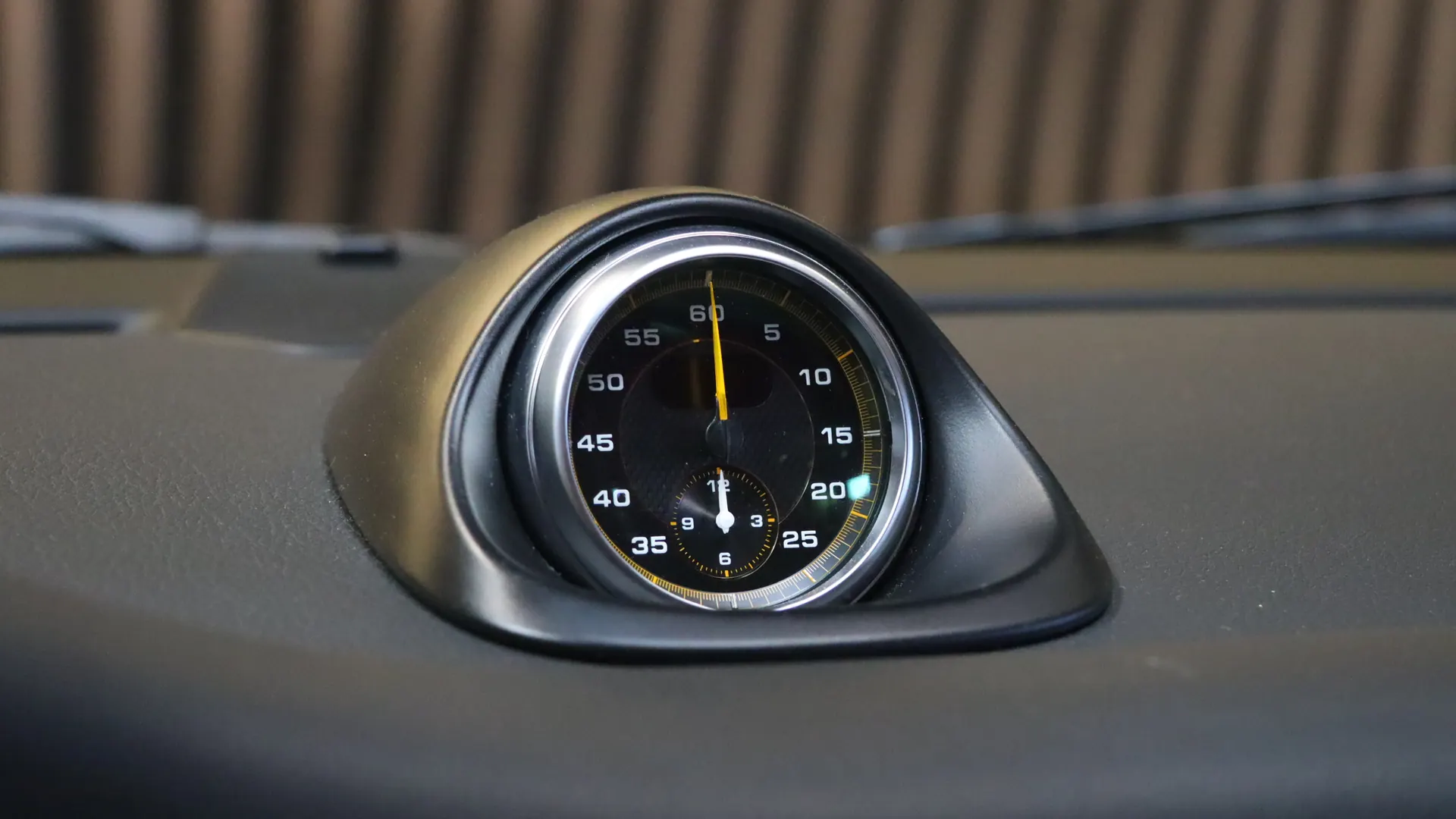 Porsche 911 — photo 24