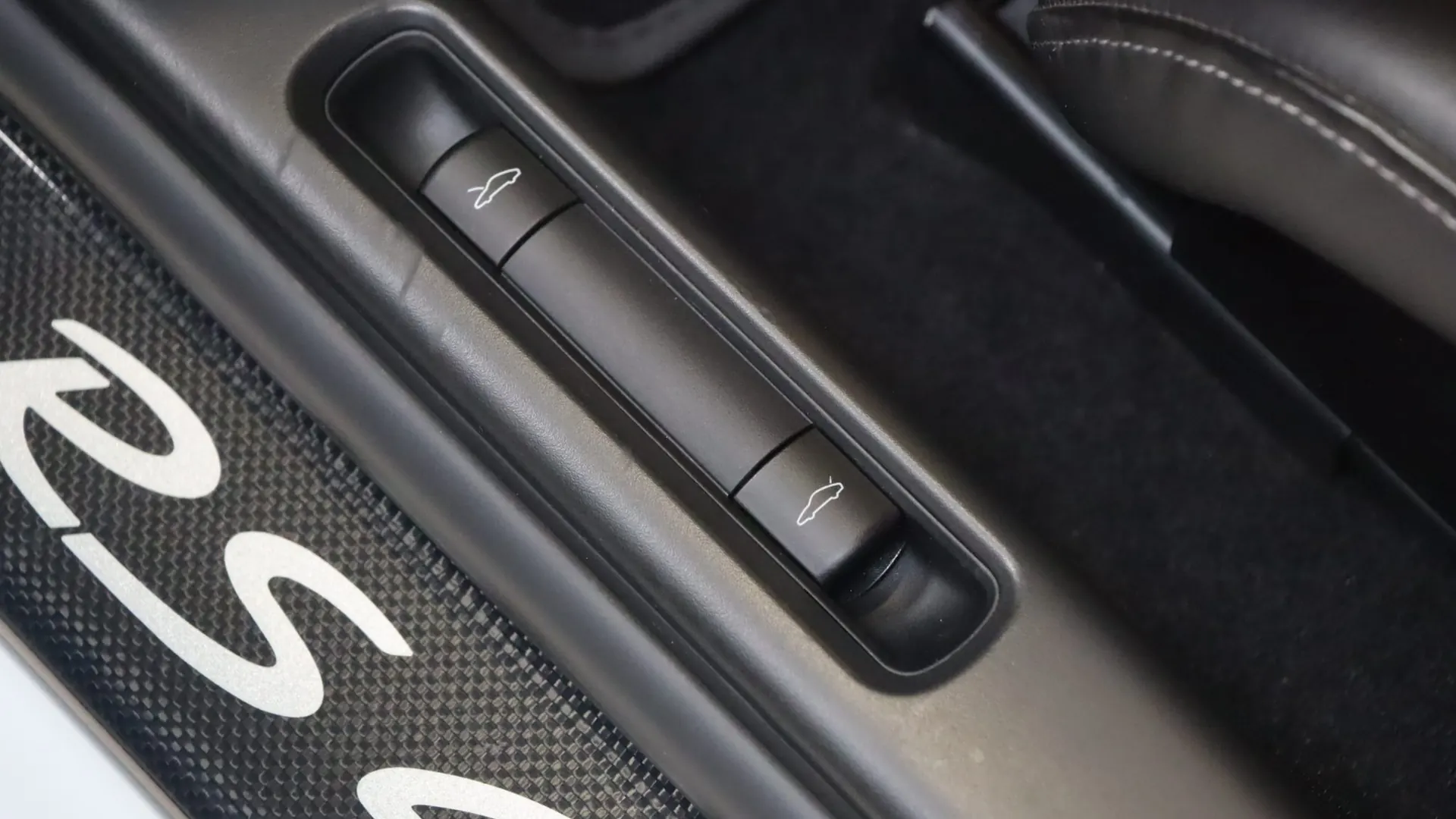 Porsche 911 — photo 14