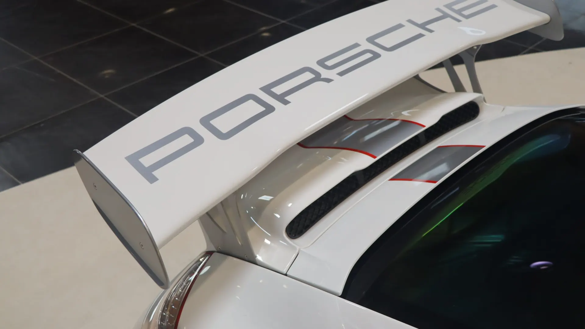 Porsche 911 — photo 48