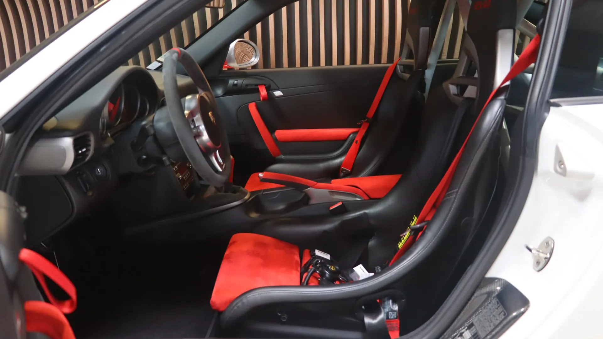 Porsche 911 — photo 7