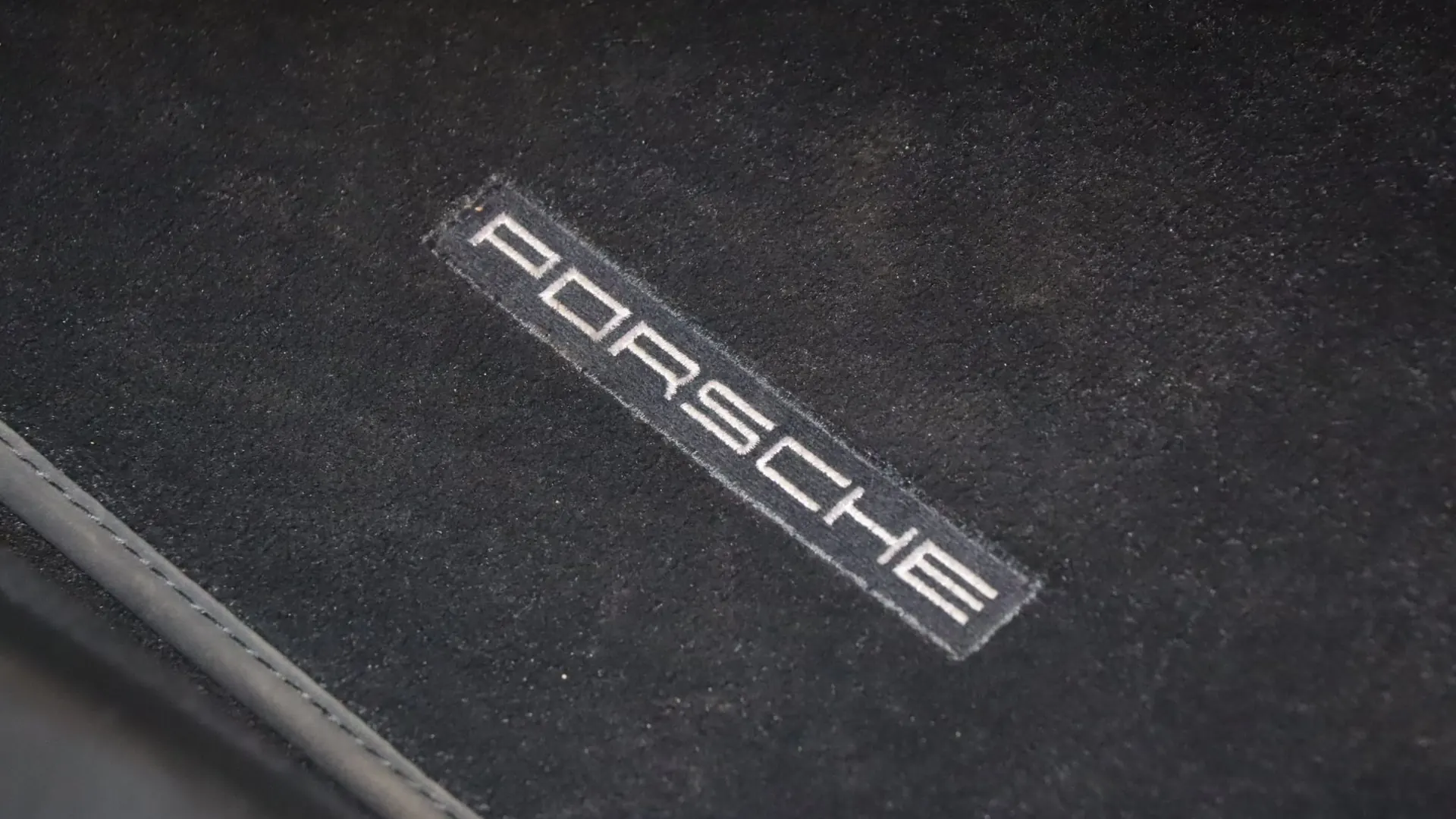 Porsche 911 — photo 15