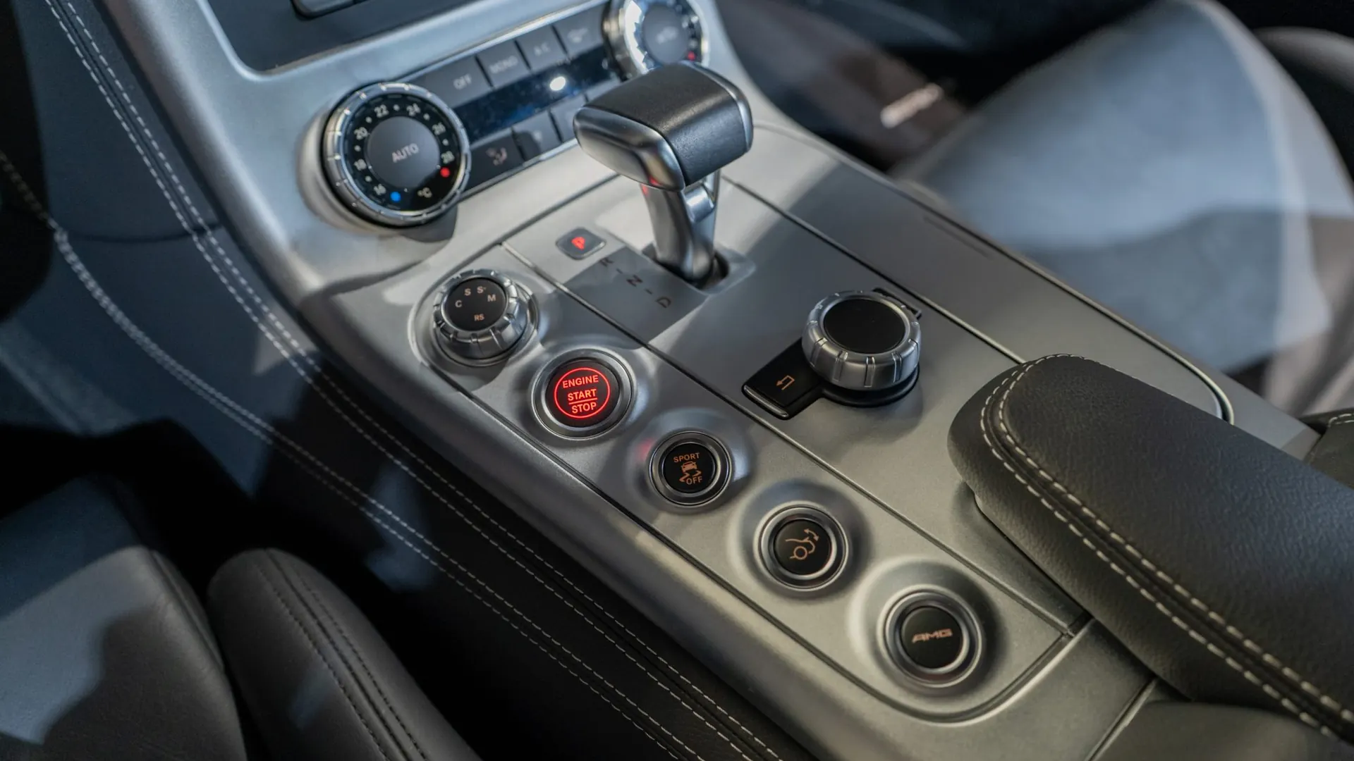 Mercedes SLS — photo 17