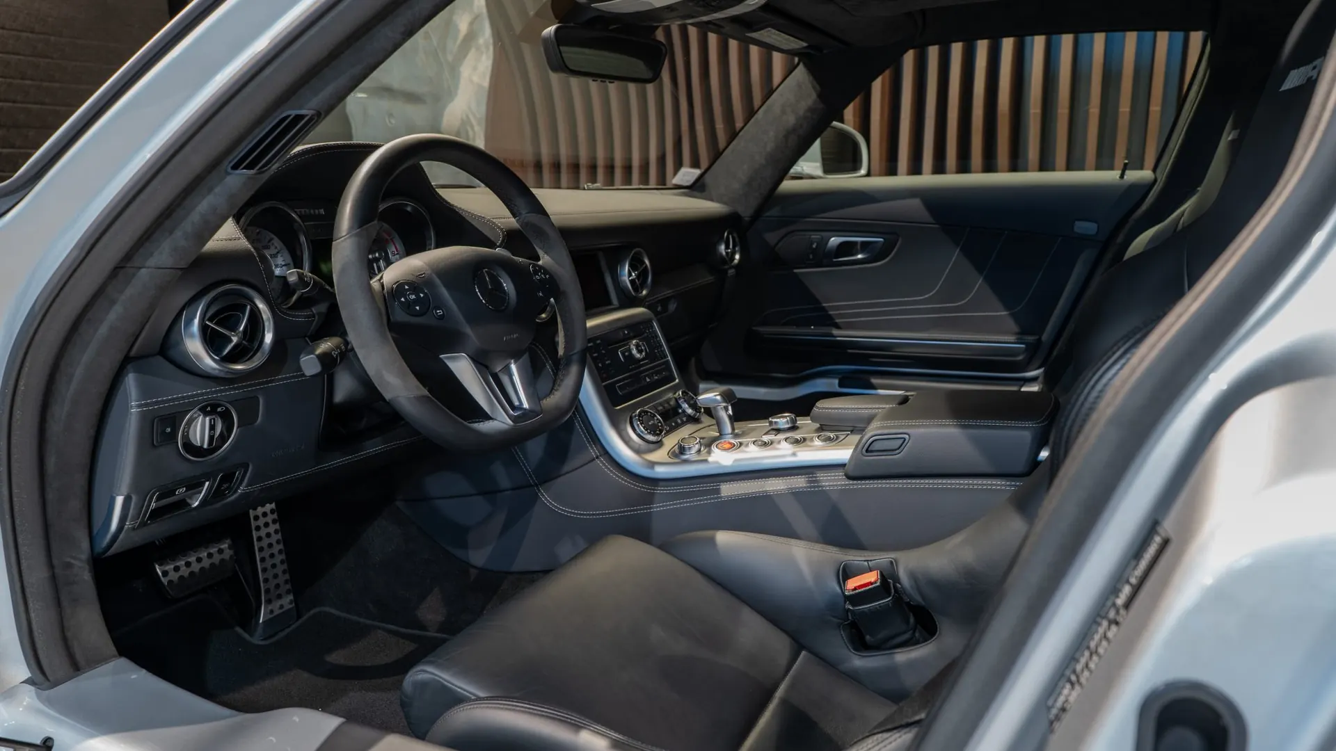 Mercedes SLS — photo 10